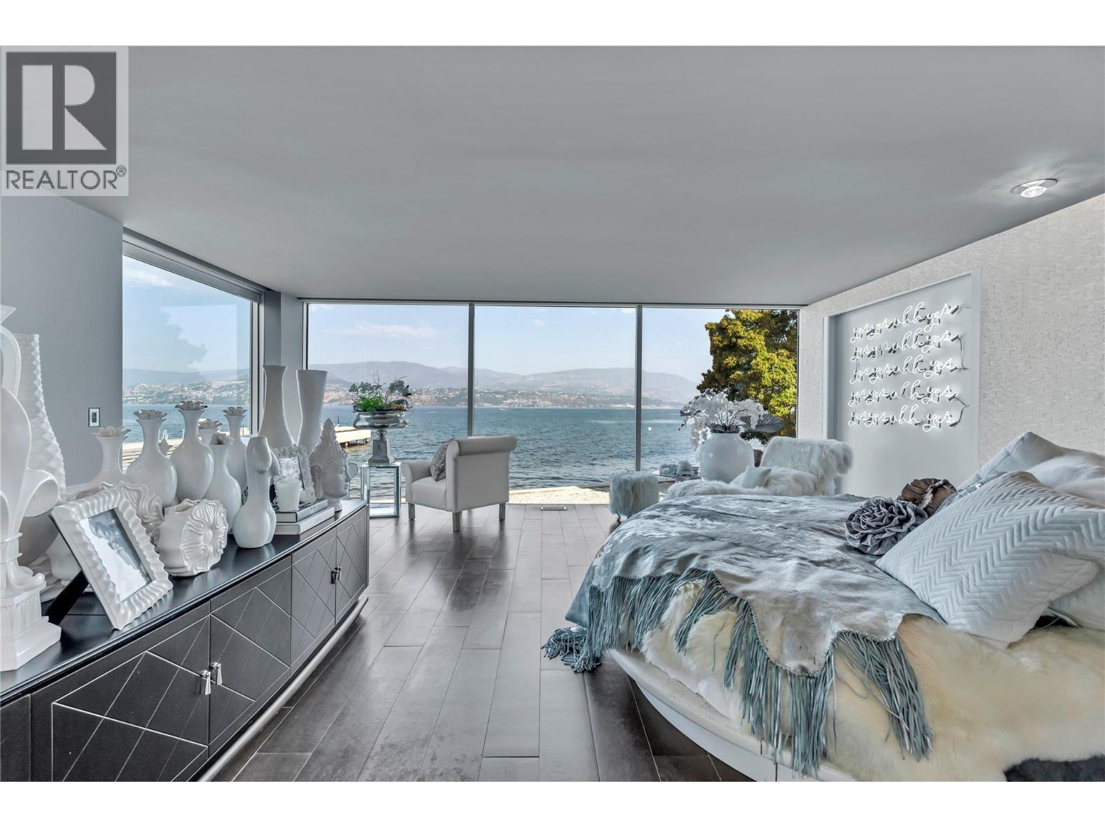 4358 Hobson Road, Kelowna, BC - Indoor Photo Showing Bedroom