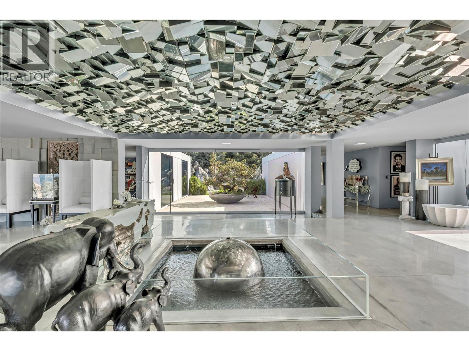 4358 Hobson Road, Kelowna, BC - Indoor