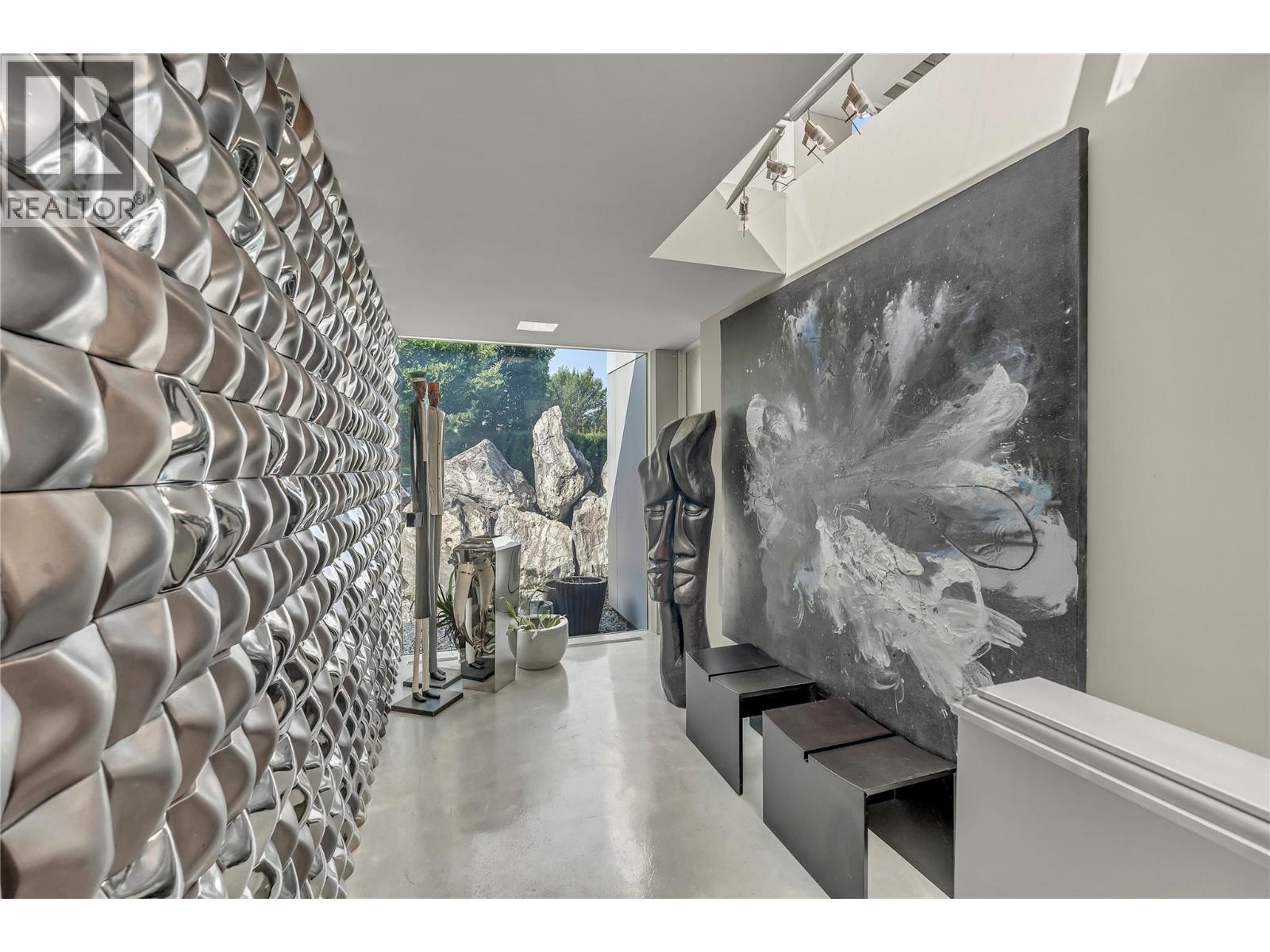 4358 Hobson Road, Kelowna, BC - Indoor