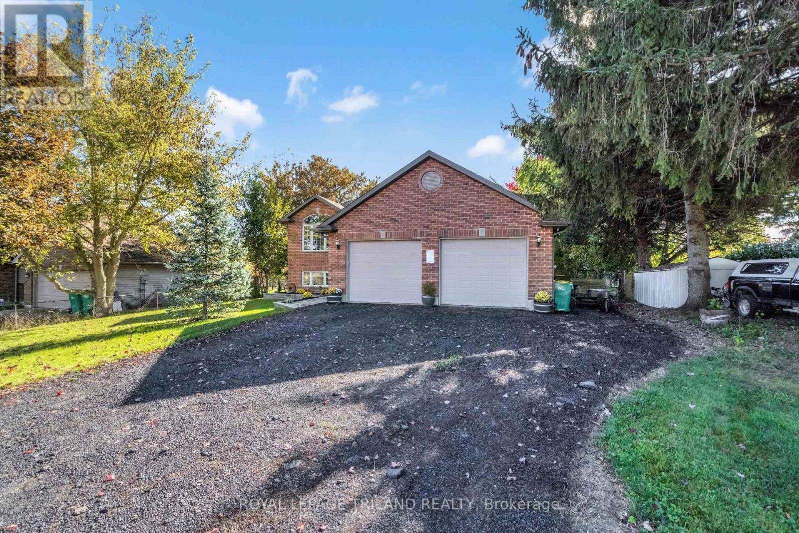3805 Trillium Drive, Southwest Middlesex (Glencoe), ON - Outdoor