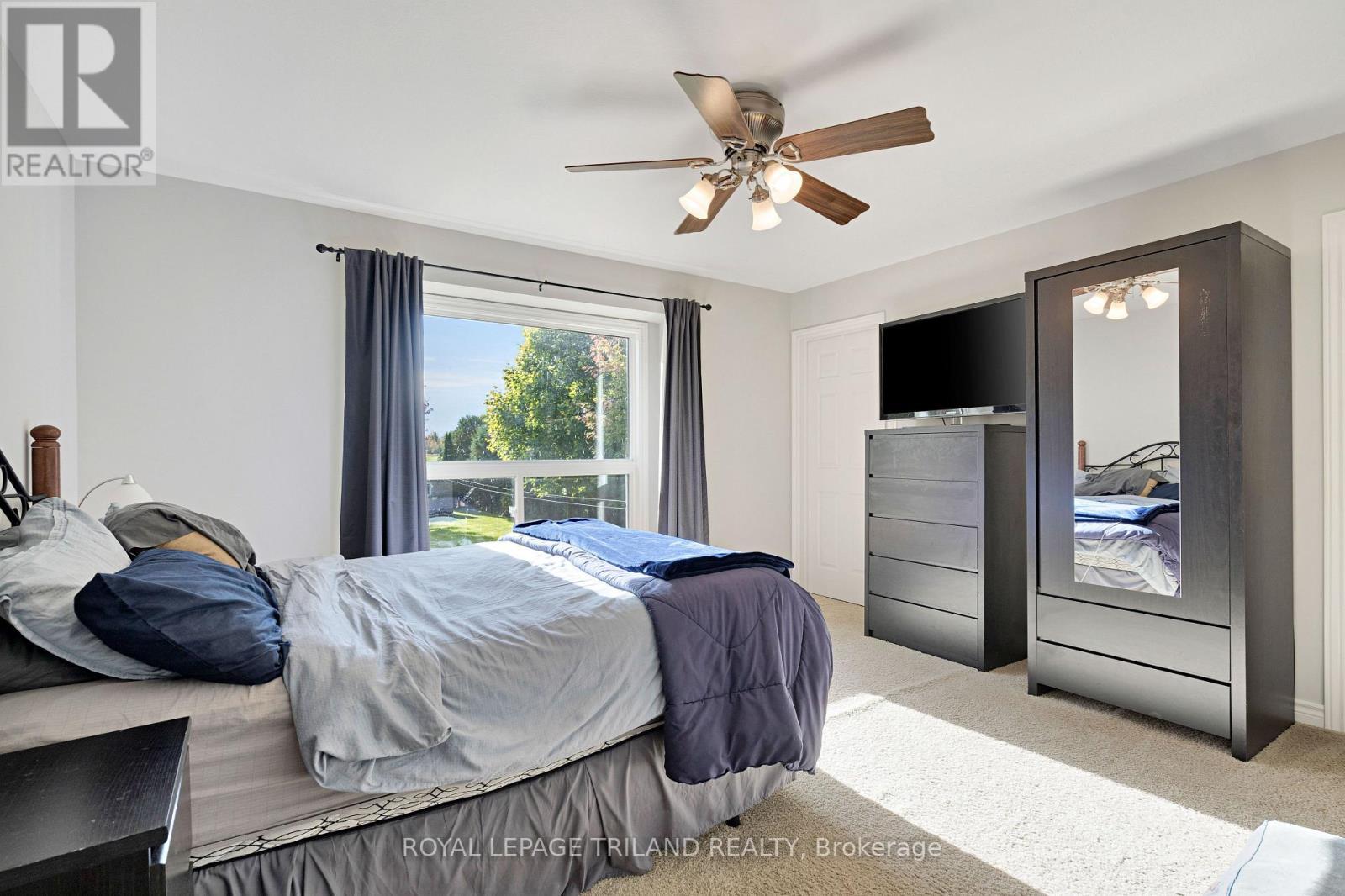 3805 Trillium Drive, Southwest Middlesex (Glencoe), ON - Indoor Photo Showing Bedroom