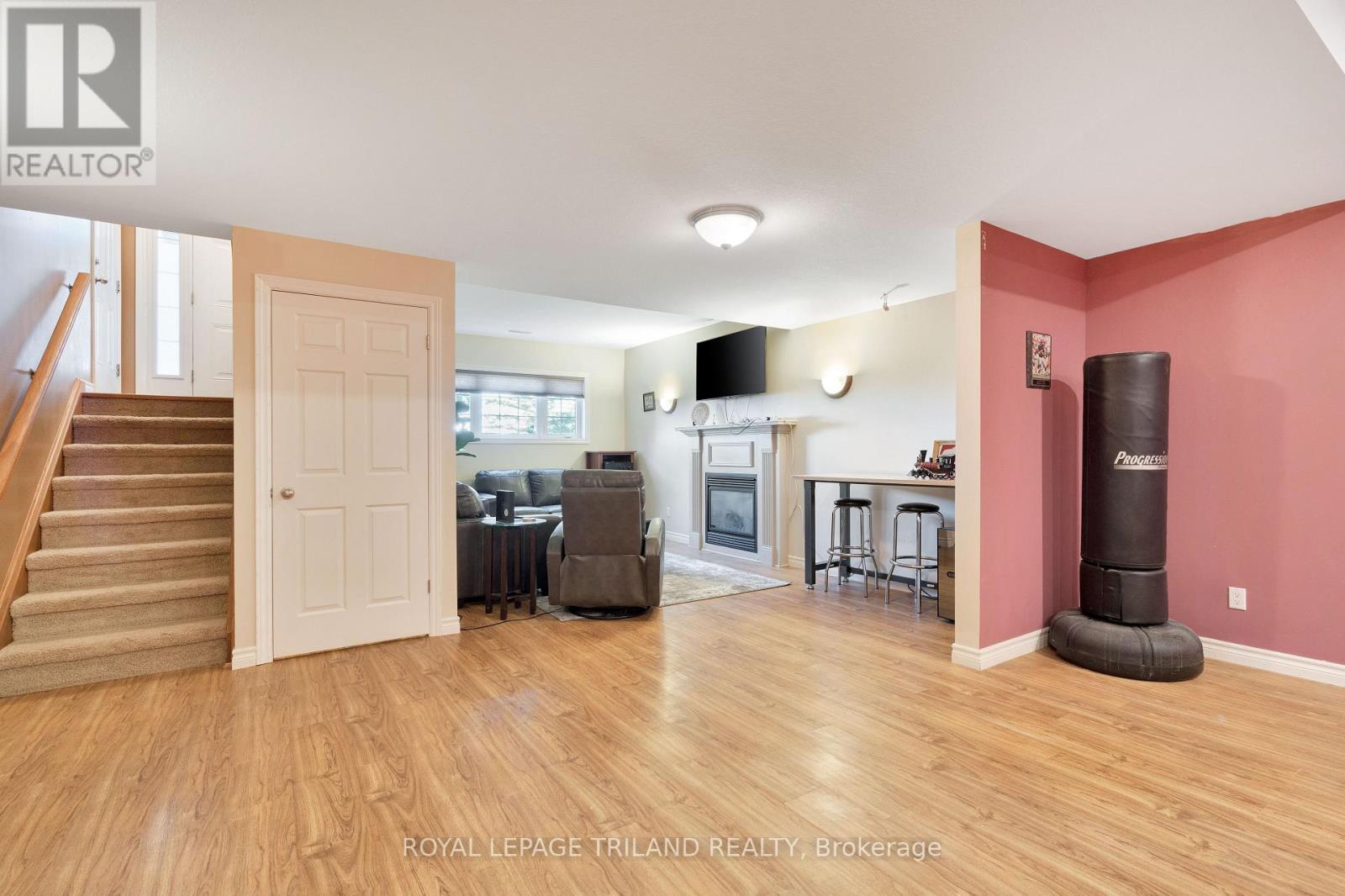 3805 Trillium Drive, Southwest Middlesex (Glencoe), ON - Indoor With Fireplace