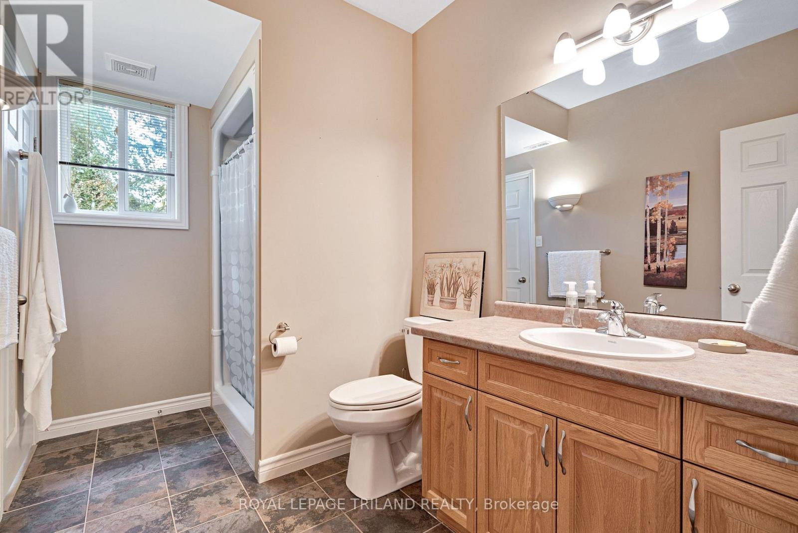 3805 Trillium Drive, Southwest Middlesex (Glencoe), ON - Indoor Photo Showing Bathroom