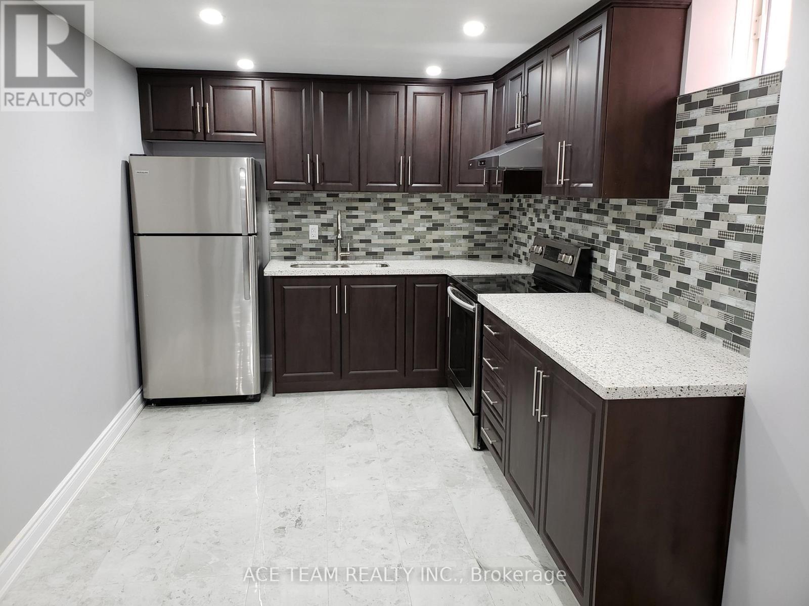 Bsmt - 64 Valleyway Drive, Brampton, ON - Indoor Photo Showing Kitchen With Stainless Steel Kitchen With Double Sink With Upgraded Kitchen