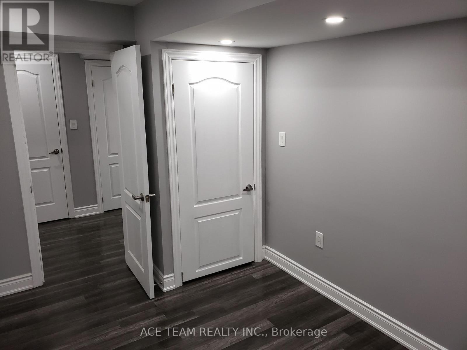 Bsmt - 64 Valleyway Drive, Brampton, ON - Indoor Photo Showing Other Room