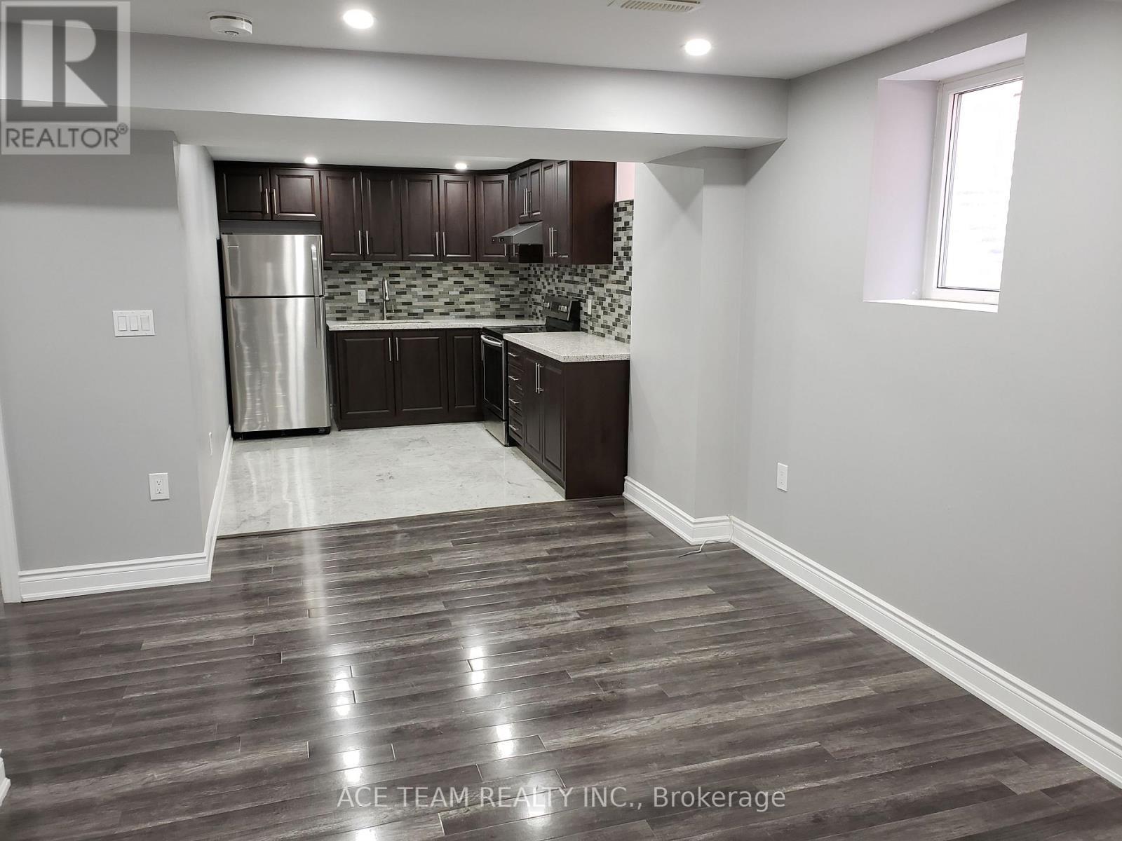 Bsmt - 64 Valleyway Drive, Brampton, ON - Indoor Photo Showing Kitchen With Upgraded Kitchen