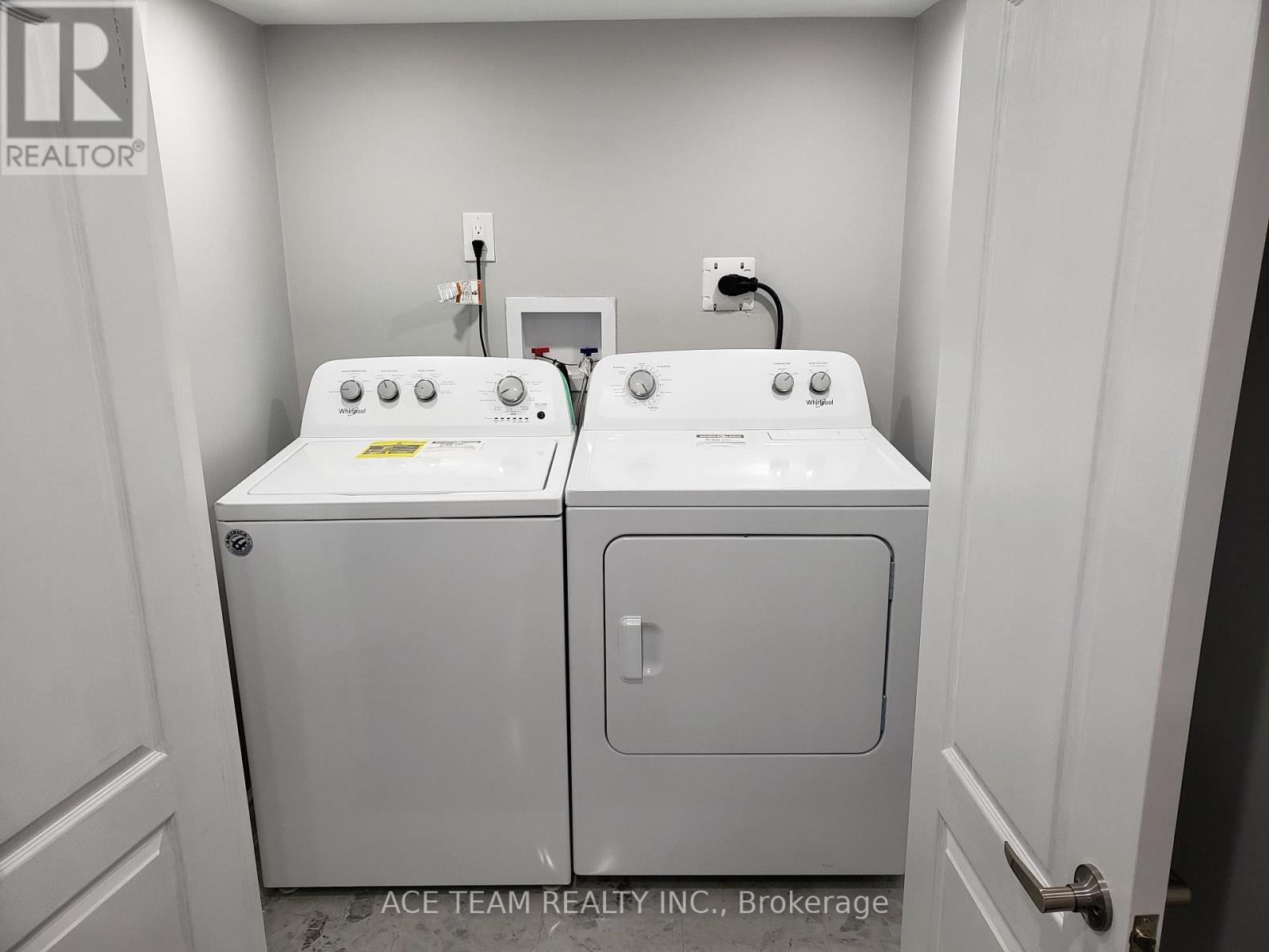 Bsmt - 64 Valleyway Drive, Brampton, ON - Indoor Photo Showing Laundry Room