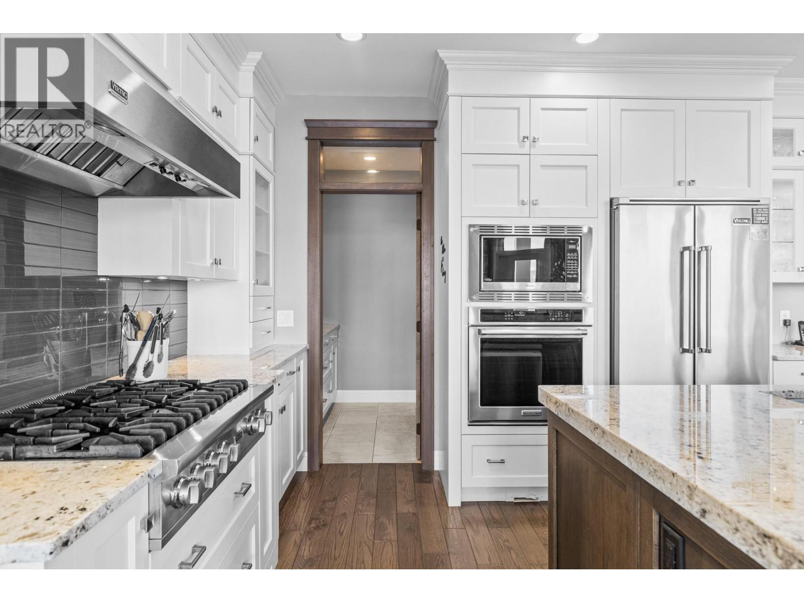 388 Rindle Court, Kelowna, BC - Indoor Photo Showing Kitchen With Upgraded Kitchen