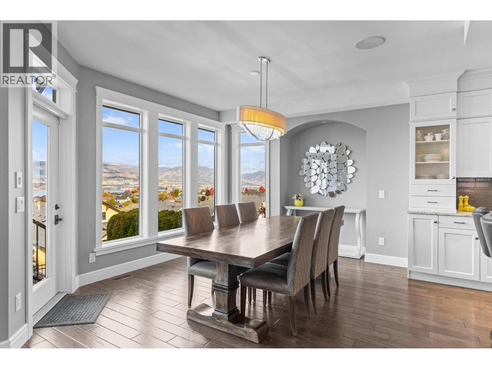 388 Rindle Court, Kelowna, BC - Indoor Photo Showing Dining Room