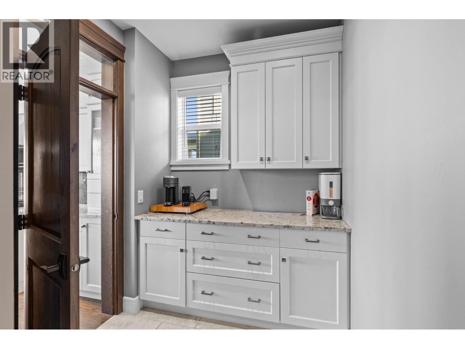 388 Rindle Court, Kelowna, BC - Indoor