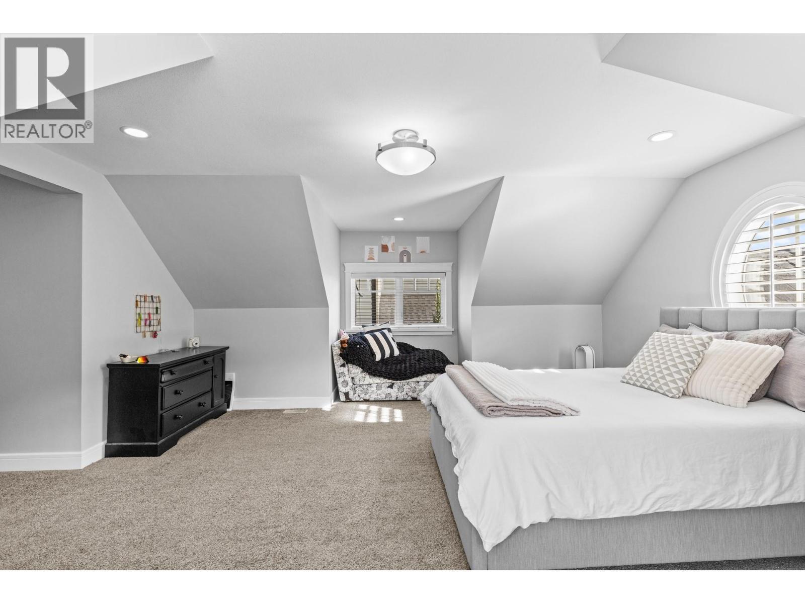 388 Rindle Court, Kelowna, BC - Indoor Photo Showing Bedroom