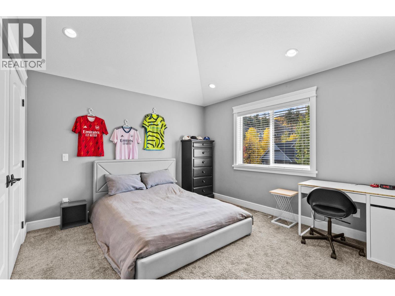 388 Rindle Court, Kelowna, BC - Indoor Photo Showing Bedroom