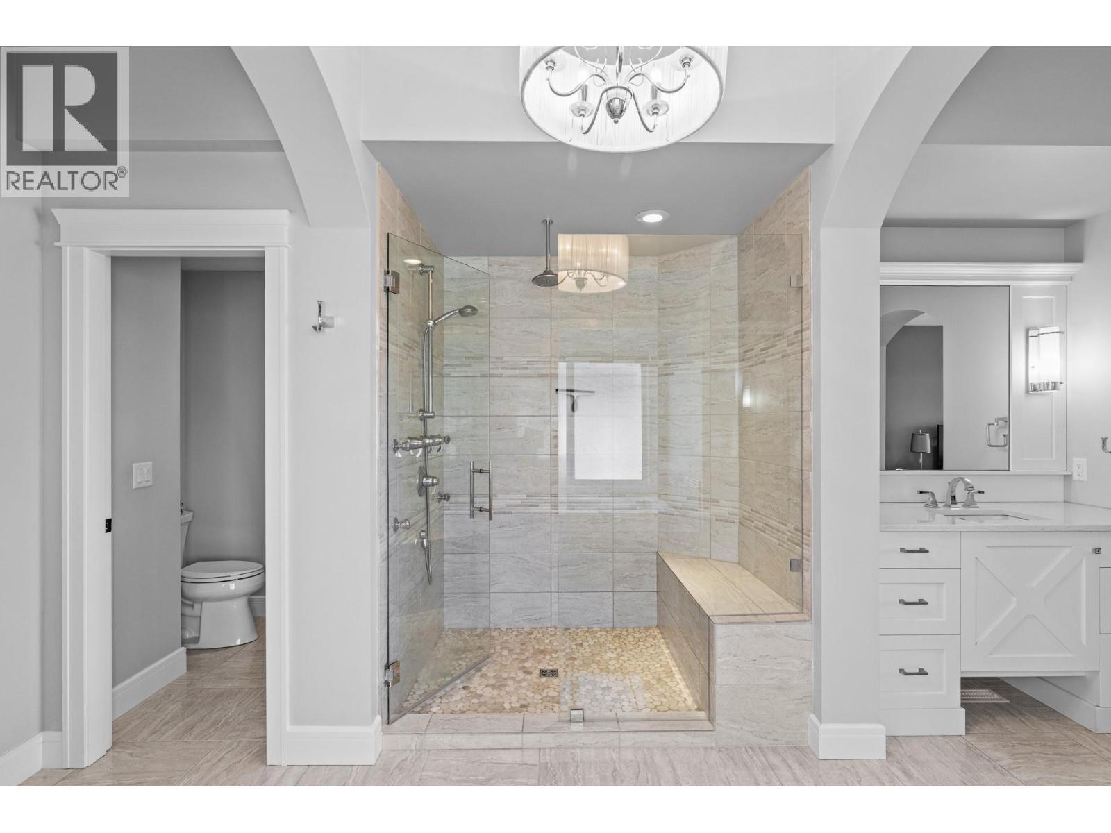 388 Rindle Court, Kelowna, BC - Indoor Photo Showing Bathroom