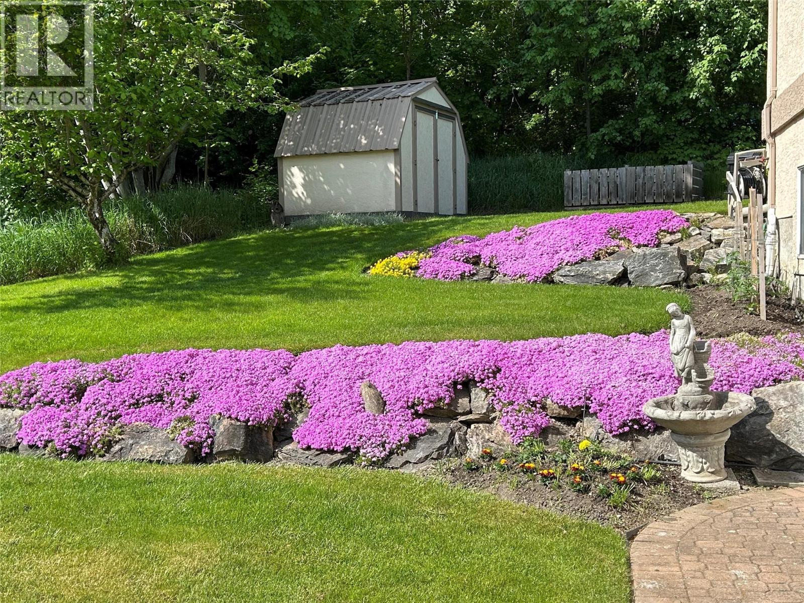 2940 Birch Lane, Blind Bay, BC - Outdoor