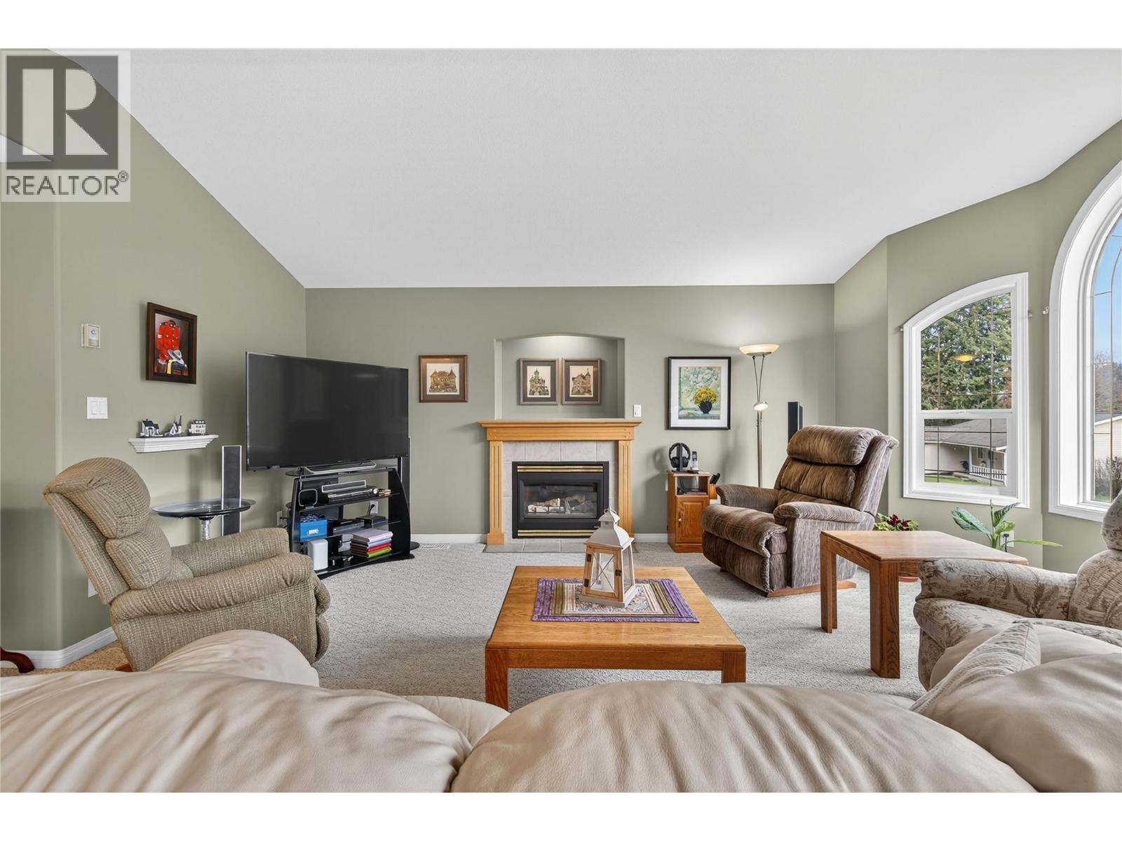 2940 Birch Lane, Blind Bay, BC - Indoor Photo Showing Living Room With Fireplace