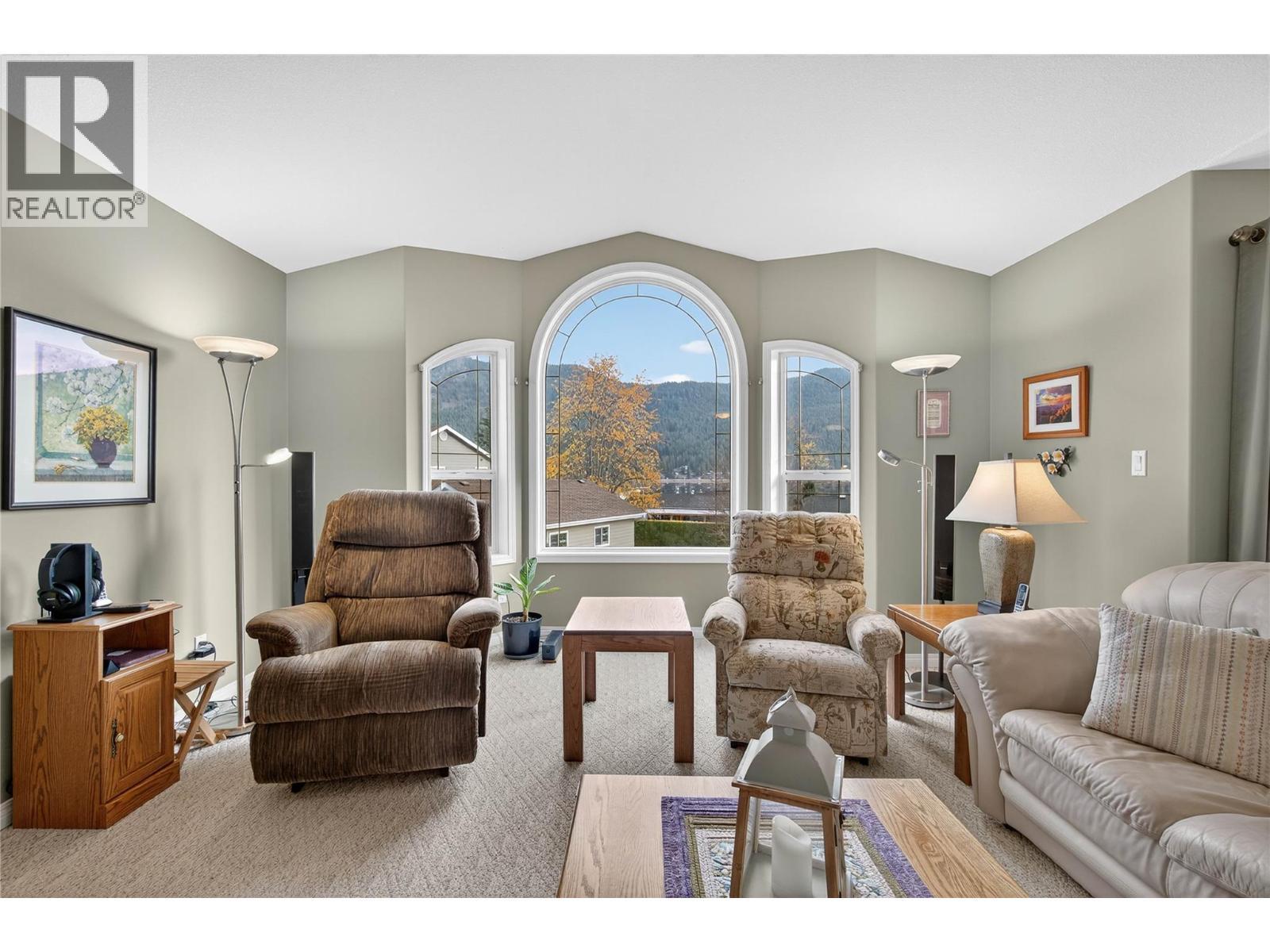 2940 Birch Lane, Blind Bay, BC - Indoor Photo Showing Living Room
