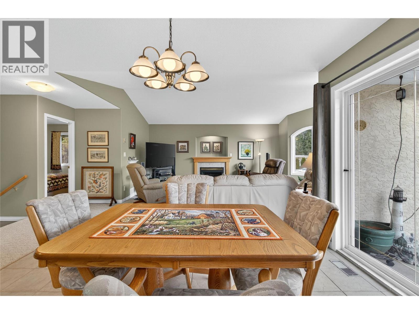 2940 Birch Lane, Blind Bay, BC - Indoor Photo Showing Dining Room