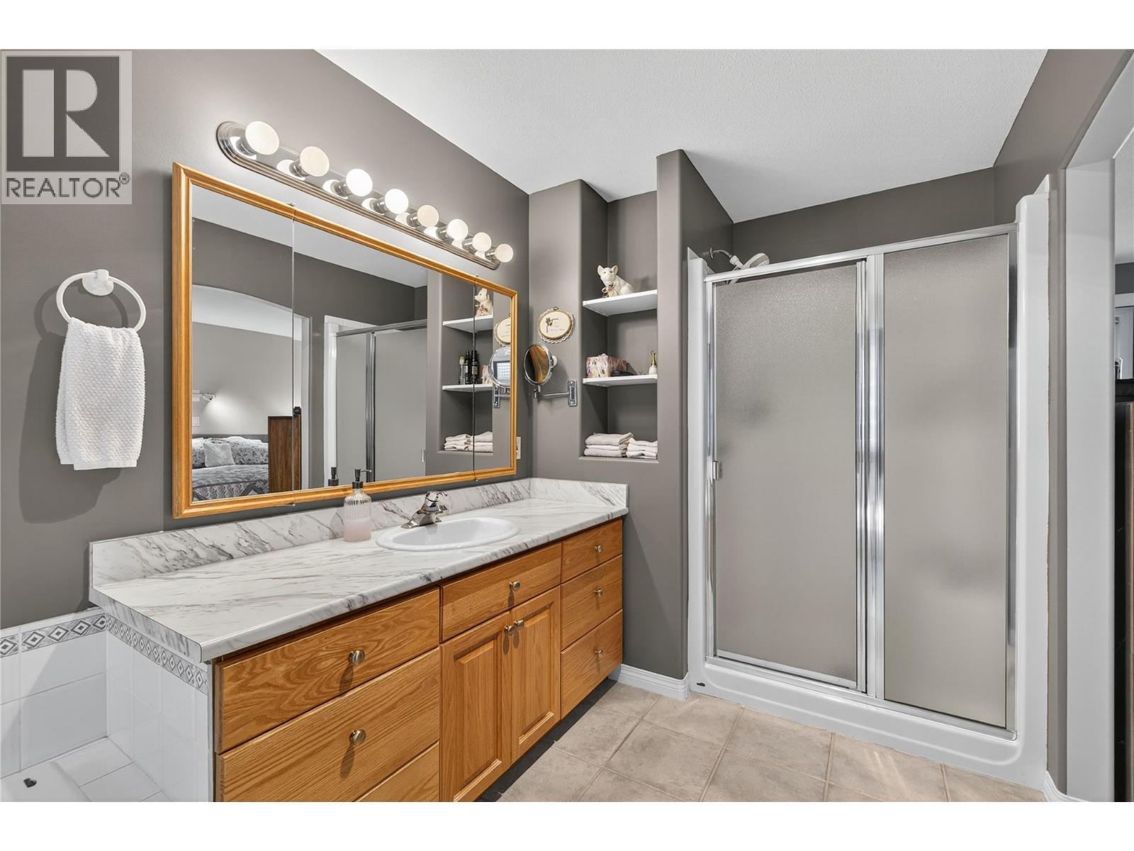 2940 Birch Lane, Blind Bay, BC - Indoor Photo Showing Bathroom