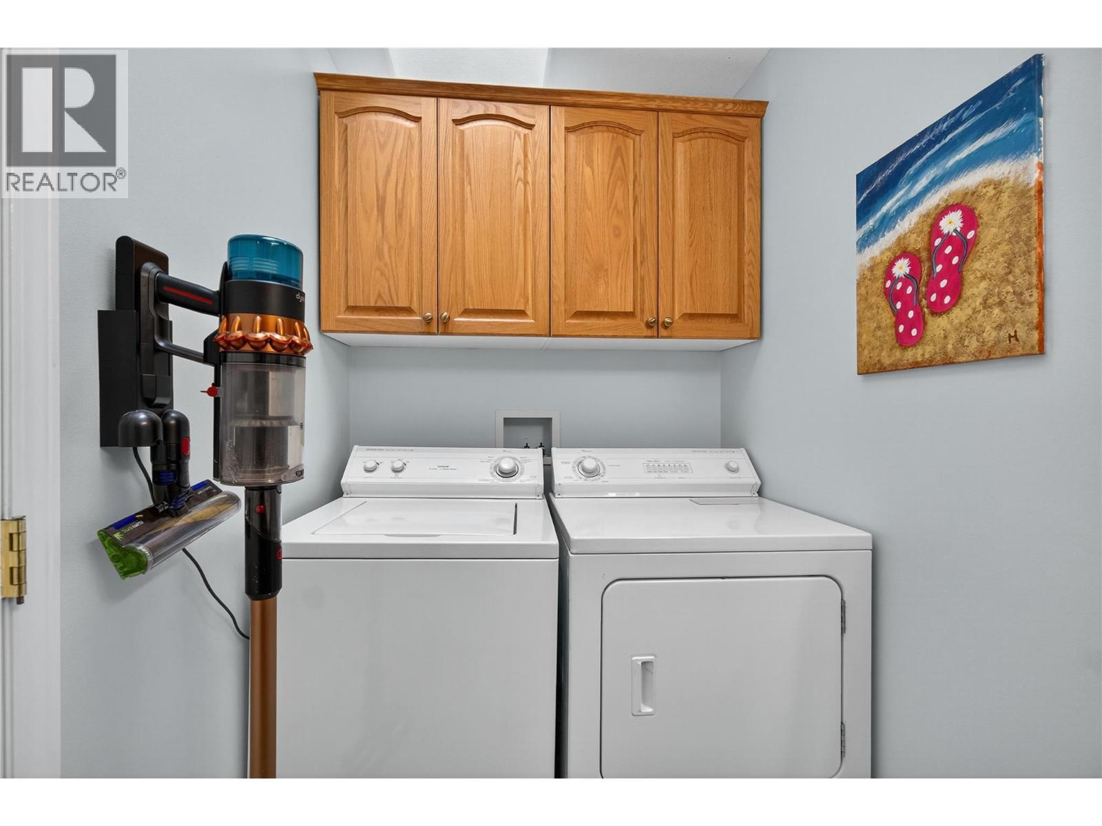 2940 Birch Lane, Blind Bay, BC - Indoor Photo Showing Laundry Room