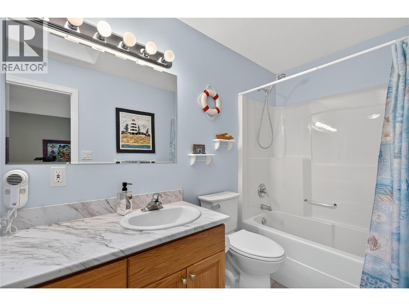 2940 Birch Lane, Blind Bay, BC - Indoor Photo Showing Bathroom