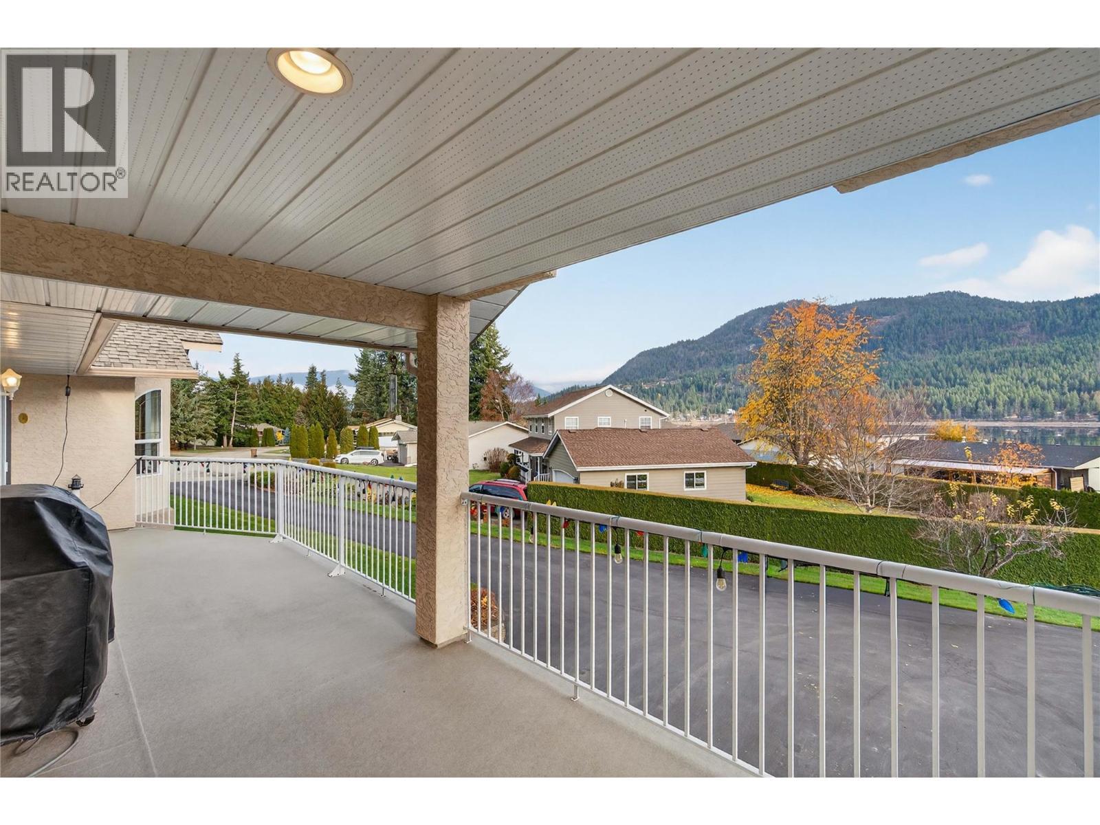 2940 Birch Lane, Blind Bay, BC - Outdoor With Exterior