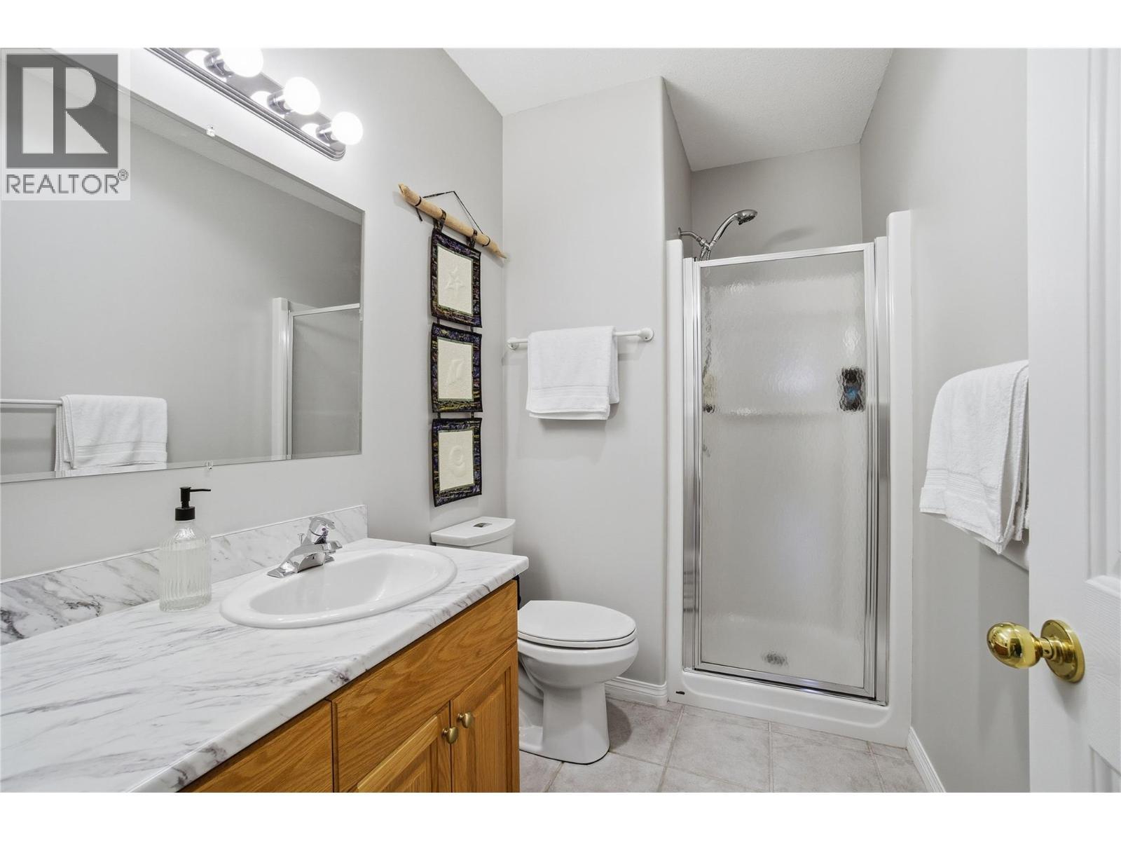 2940 Birch Lane, Blind Bay, BC - Indoor Photo Showing Bathroom