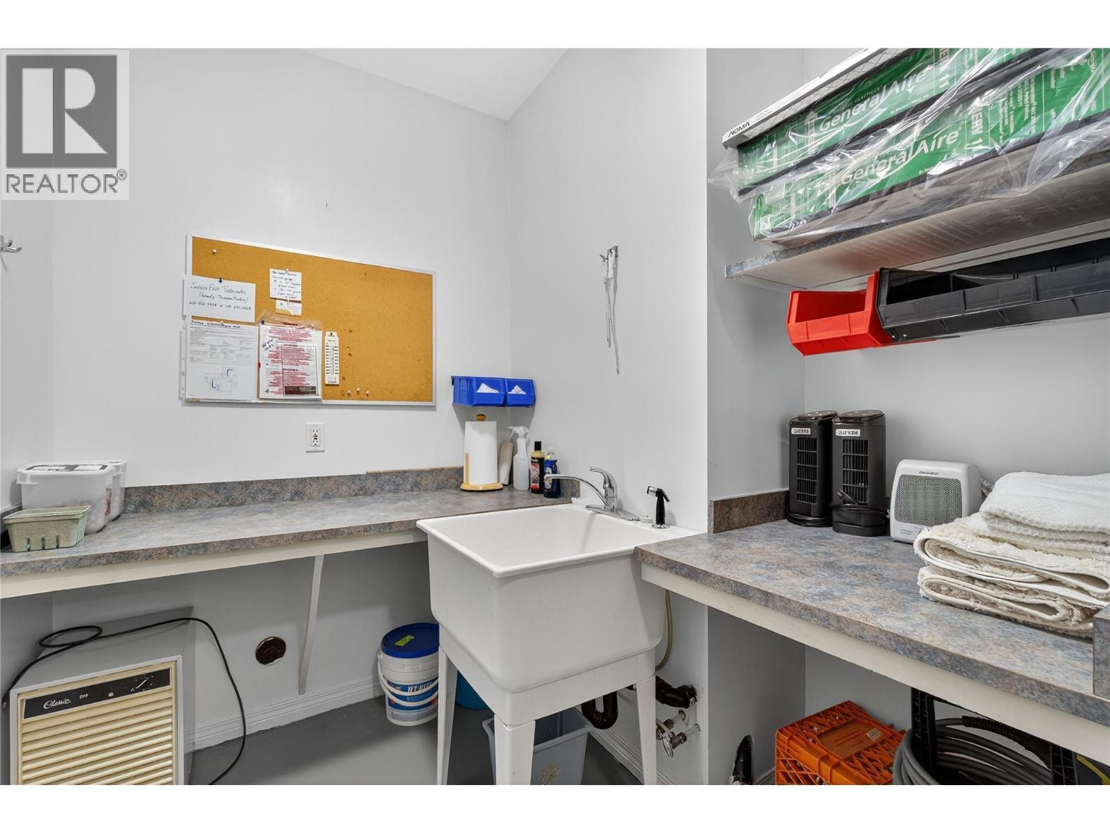 2940 Birch Lane, Blind Bay, BC - Indoor