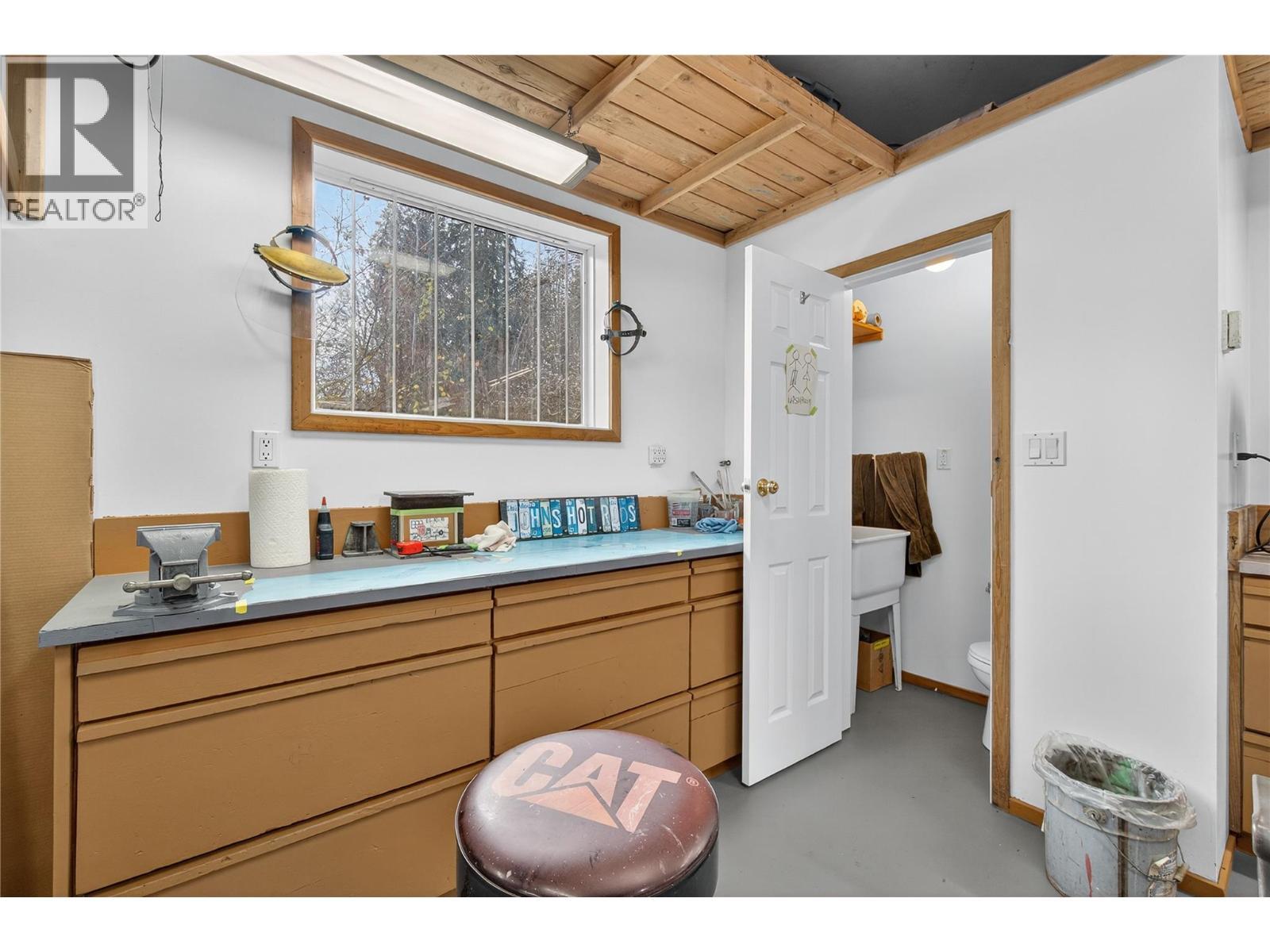 2940 Birch Lane, Blind Bay, BC - Indoor