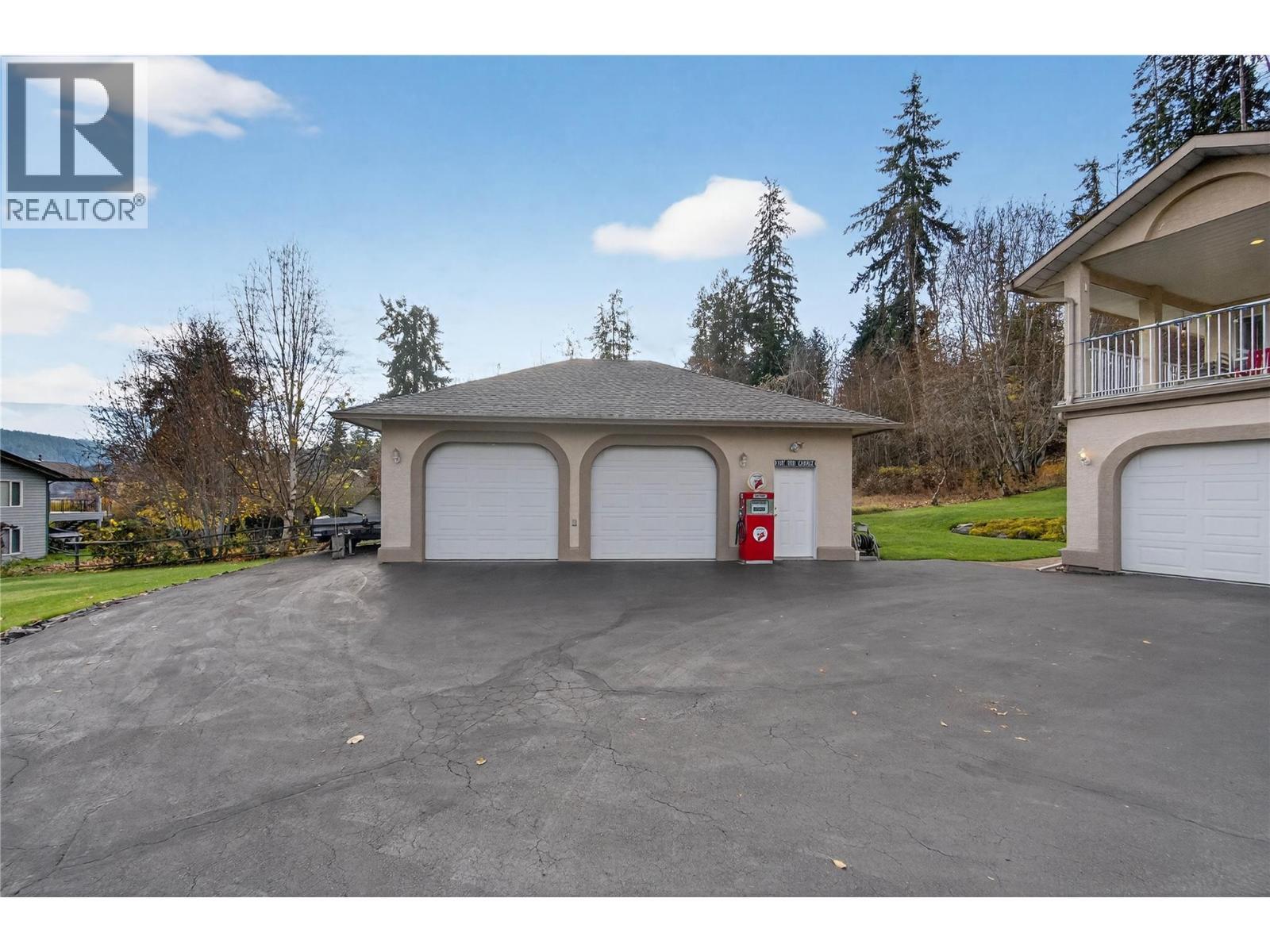 2940 Birch Lane, Blind Bay, BC - Outdoor