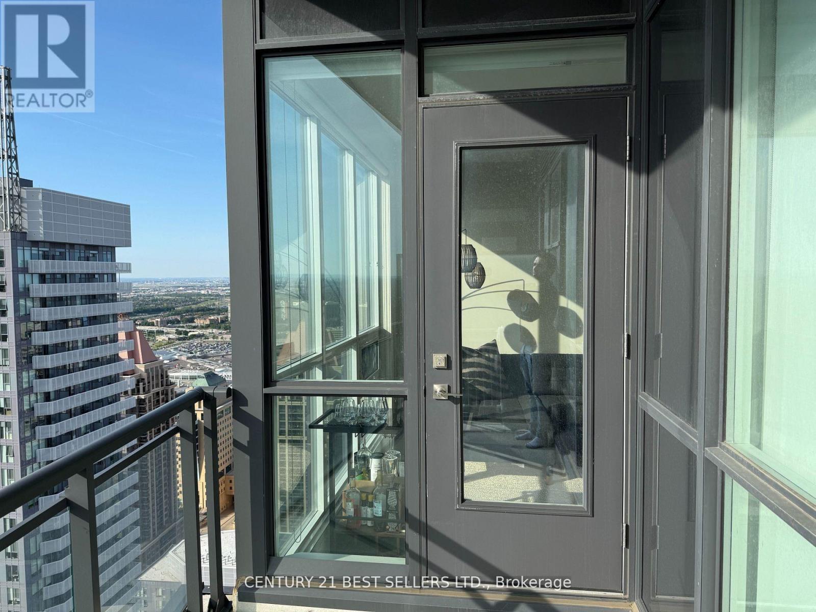 4206-Lph06 - 510 Curran Place, Mississauga, ON - With Exterior