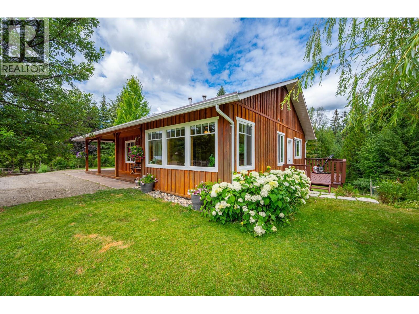 380 Richlands Road, Cherryville, BC - Outdoor