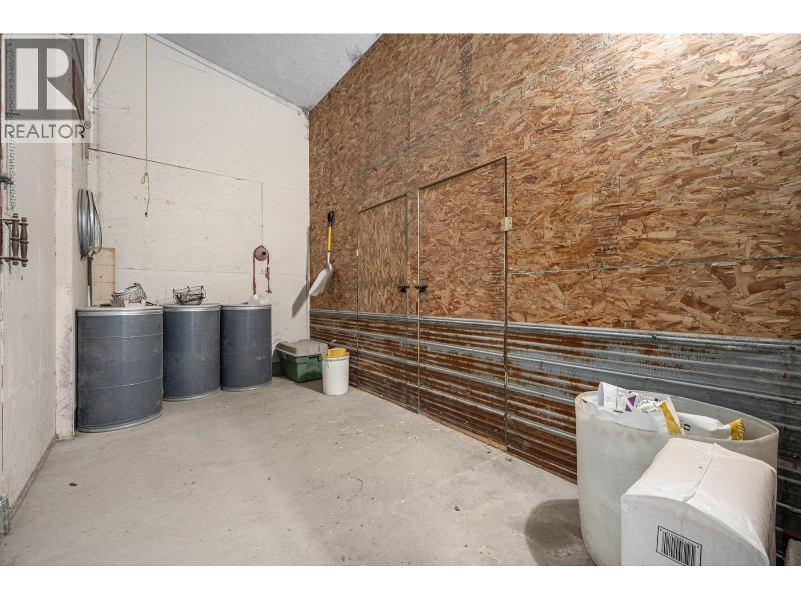 380 Richlands Road, Cherryville, BC - Indoor