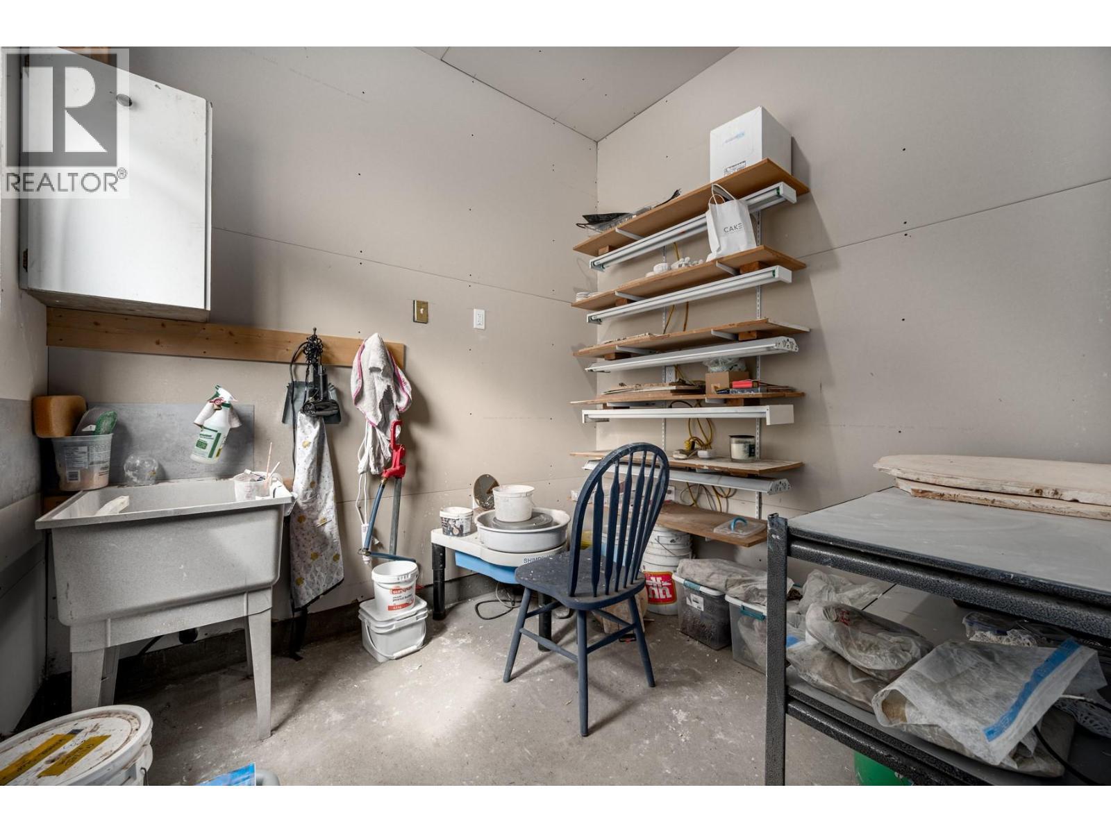 380 Richlands Road, Cherryville, BC - Indoor