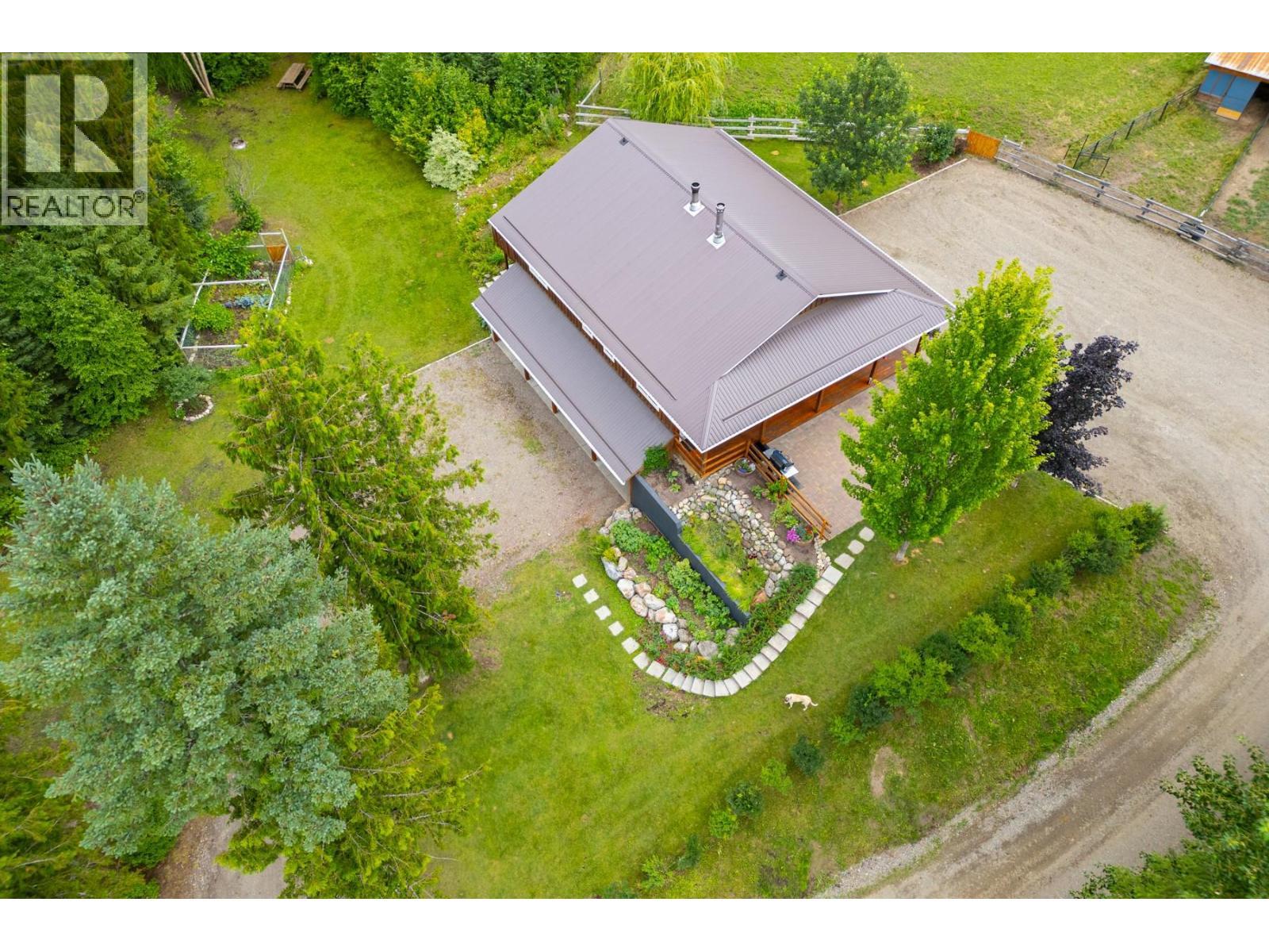 380 Richlands Road, Cherryville, BC - Outdoor