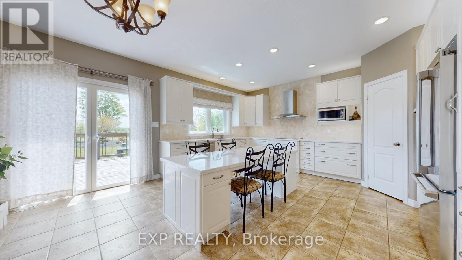 42 Somerville Crescent, Mulmur, ON - Indoor Photo Showing Kitchen With Upgraded Kitchen