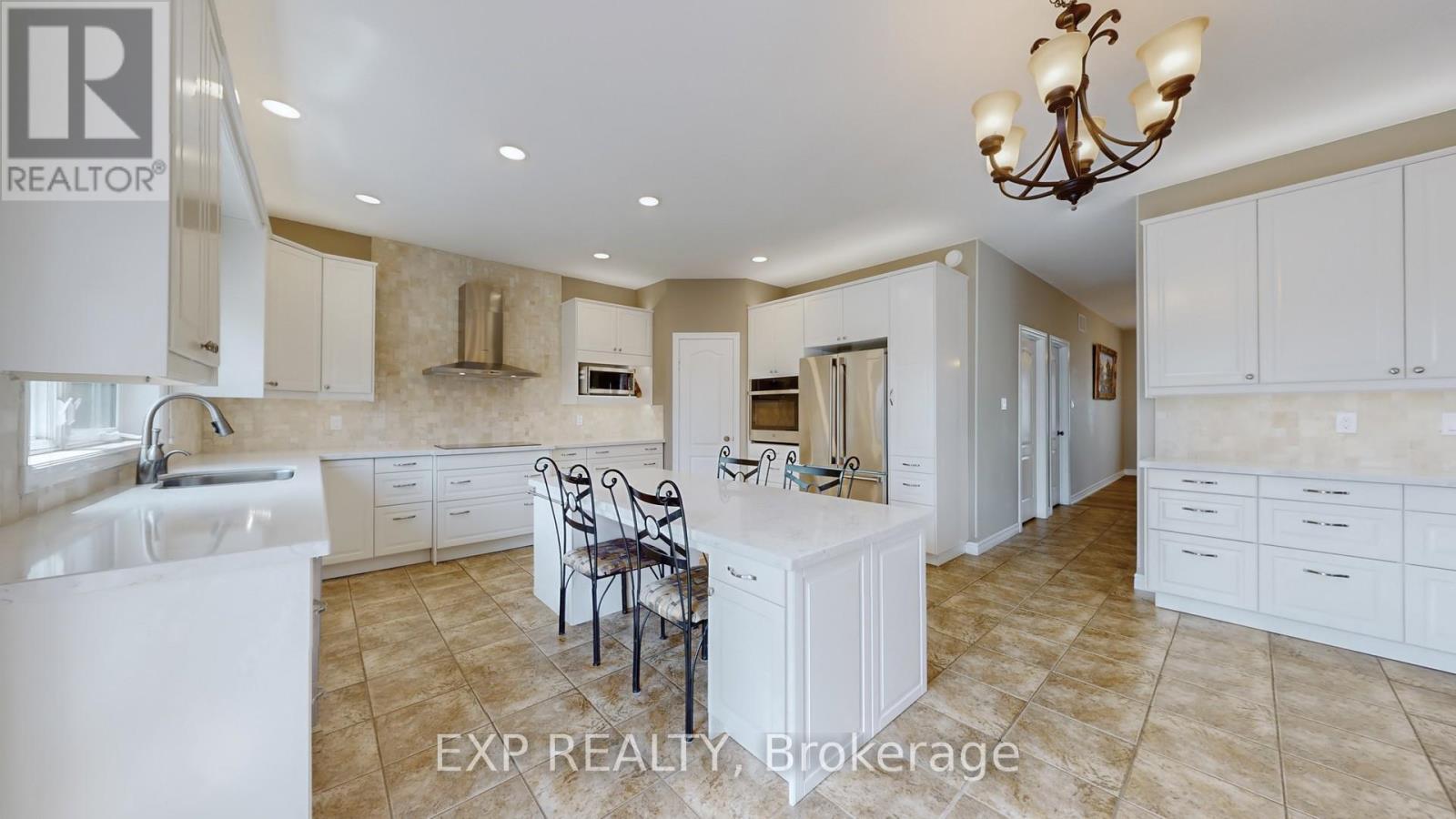 42 Somerville Crescent, Mulmur, ON - Indoor Photo Showing Kitchen With Upgraded Kitchen