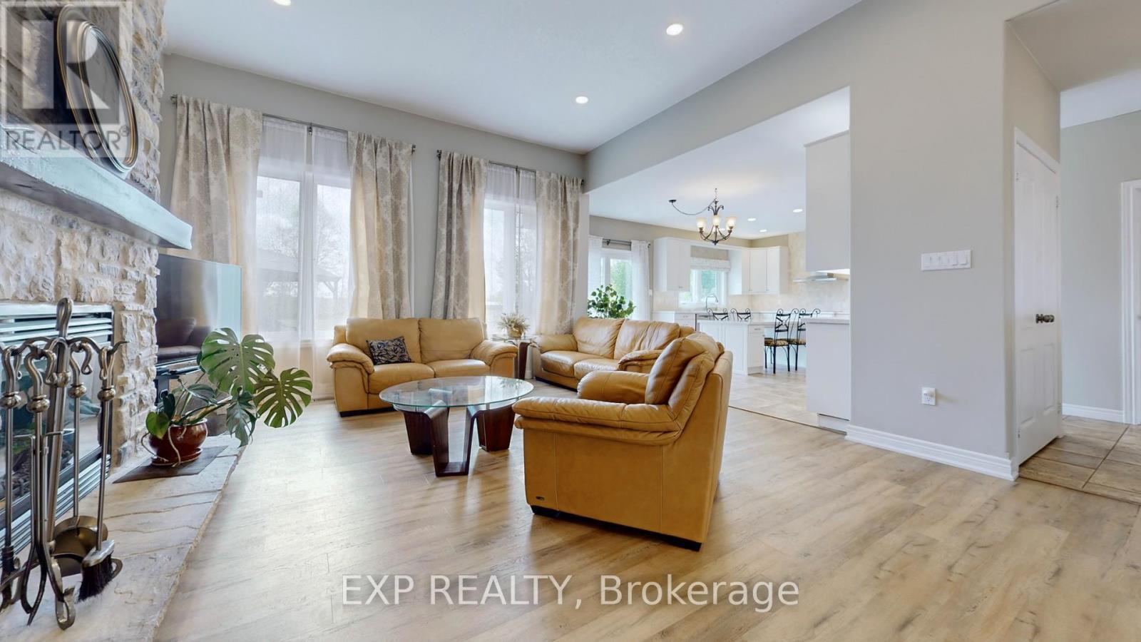 42 Somerville Crescent, Mulmur, ON - Indoor Photo Showing Living Room