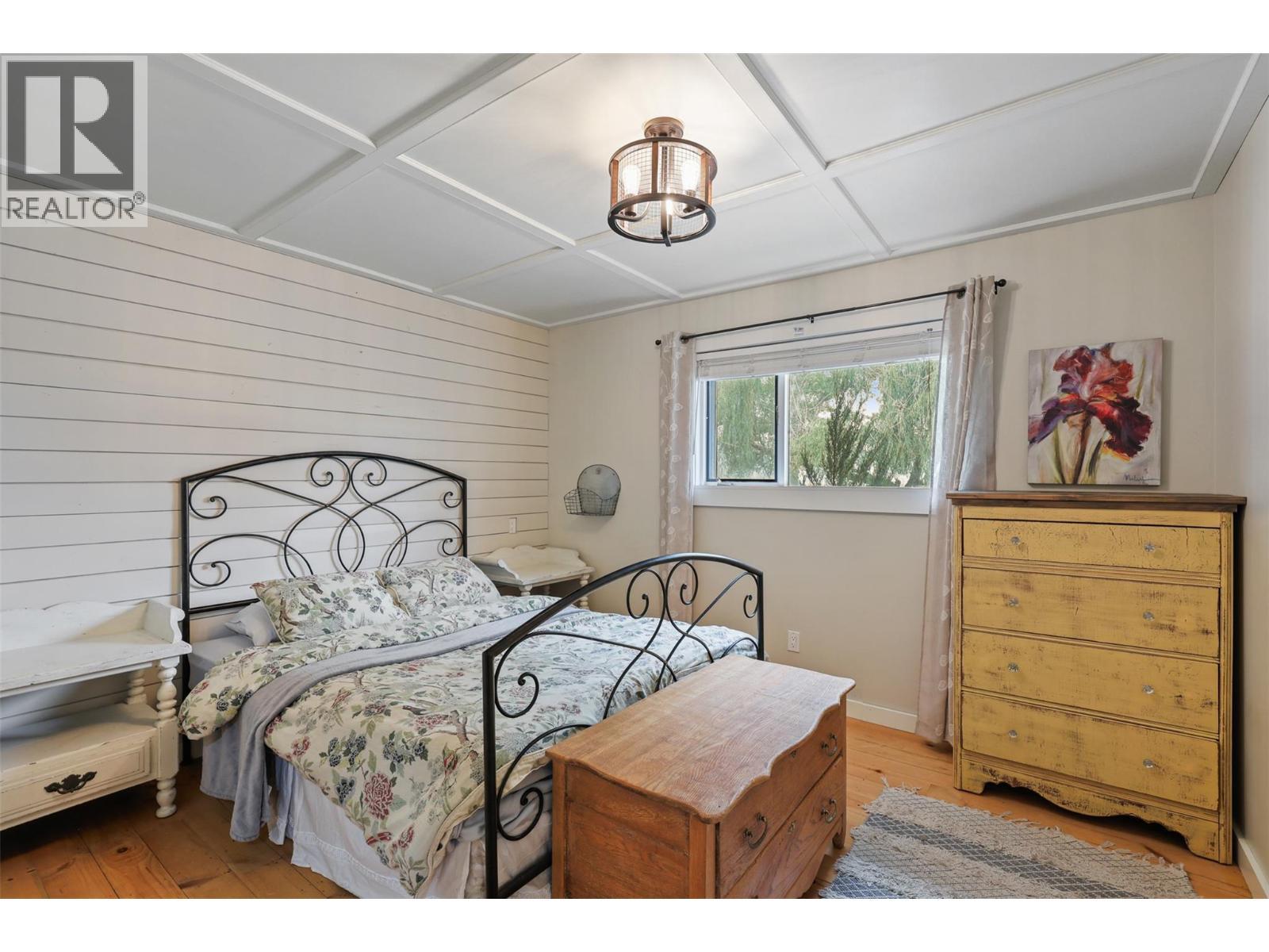 1580 Monte Creek Road, Kamloops, BC - Indoor Photo Showing Bedroom