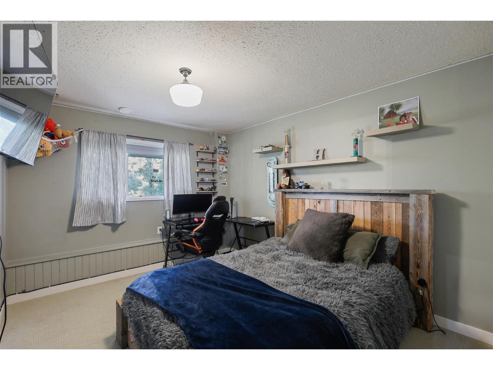 1580 Monte Creek Road, Kamloops, BC - Indoor Photo Showing Bedroom
