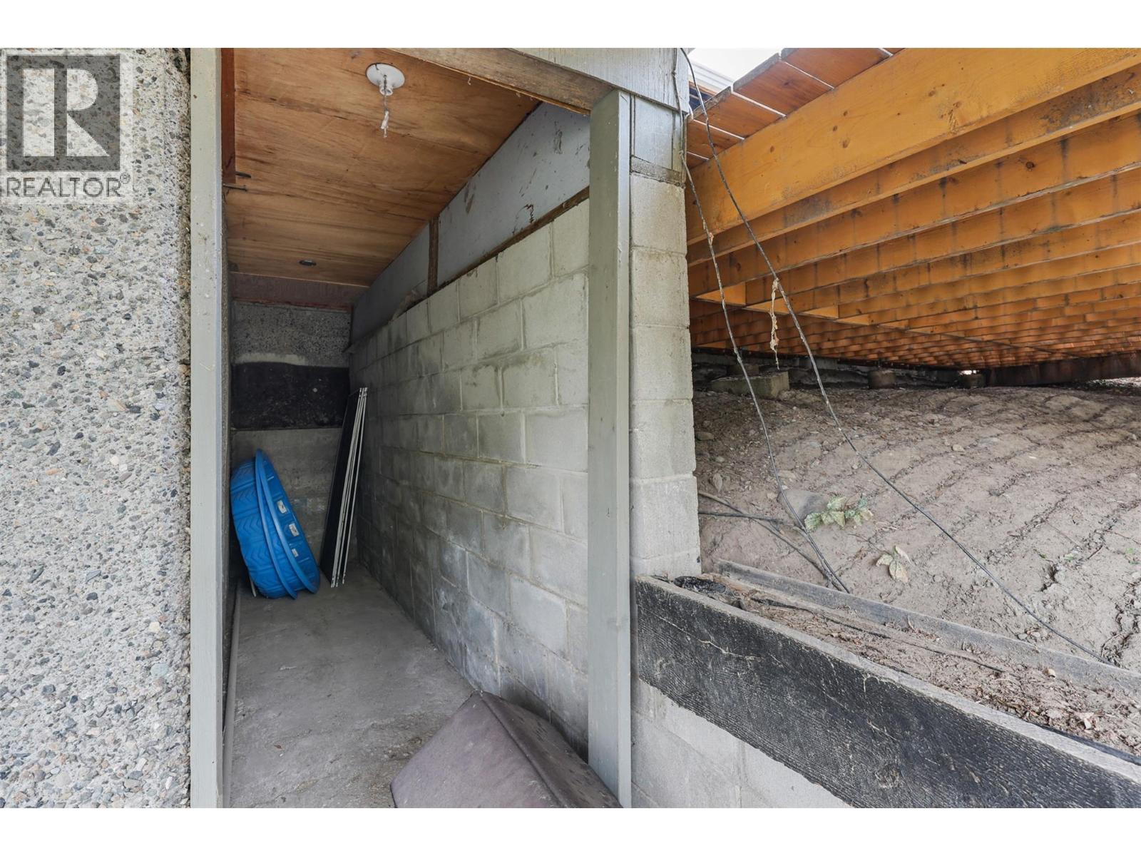 1580 Monte Creek Road, Kamloops, BC - With Exterior