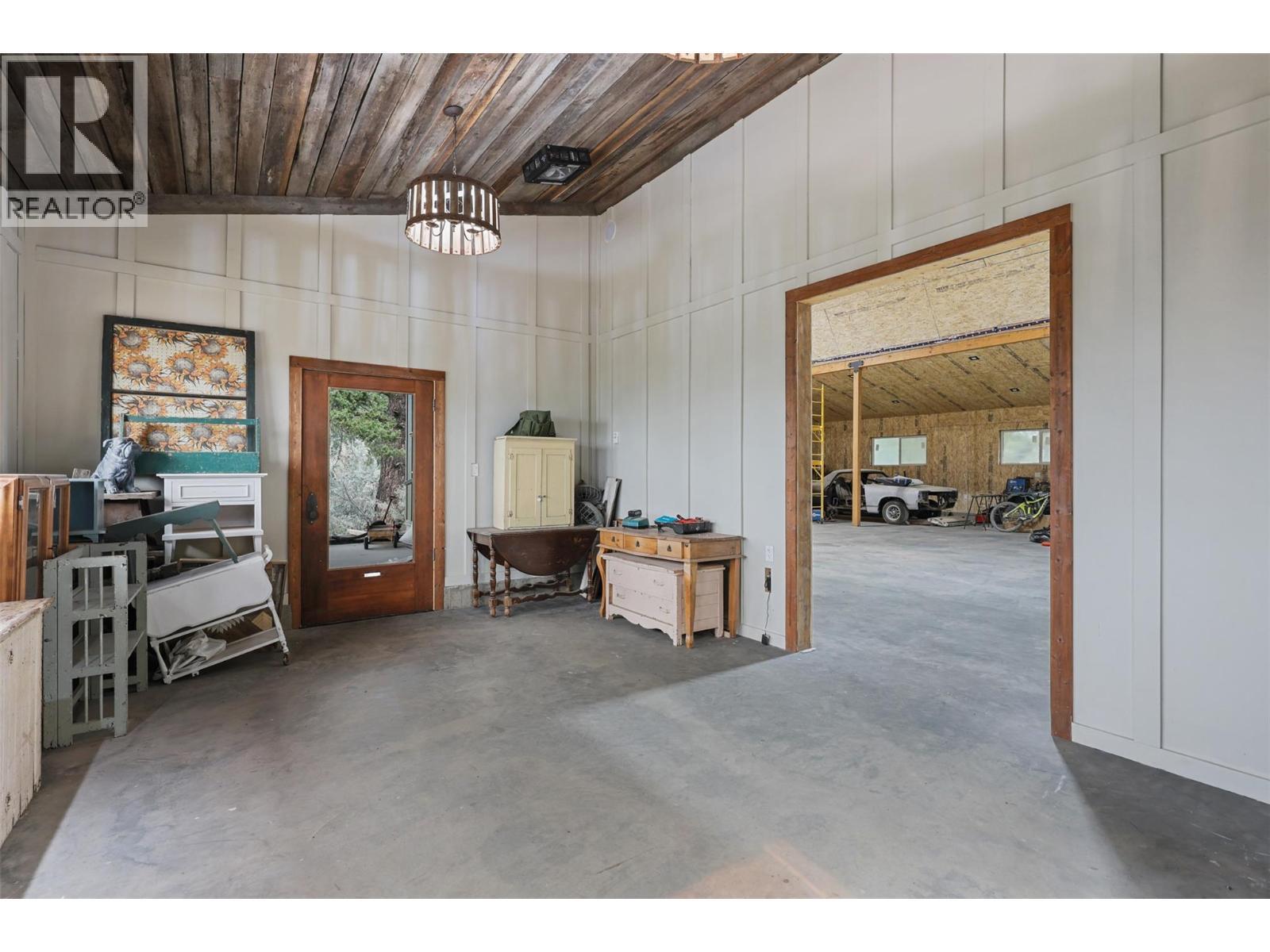 1580 Monte Creek Road, Kamloops, BC - Indoor Photo Showing Other Room