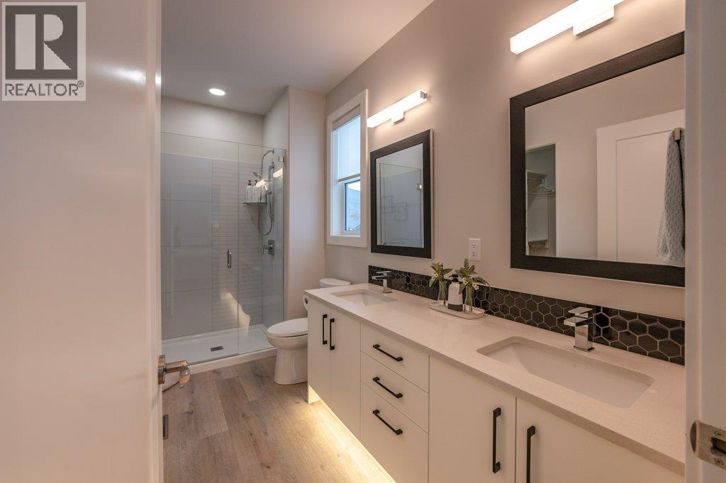 535 Westminster Avenue W Unit# 102, Penticton, BC - Indoor Photo Showing Bathroom