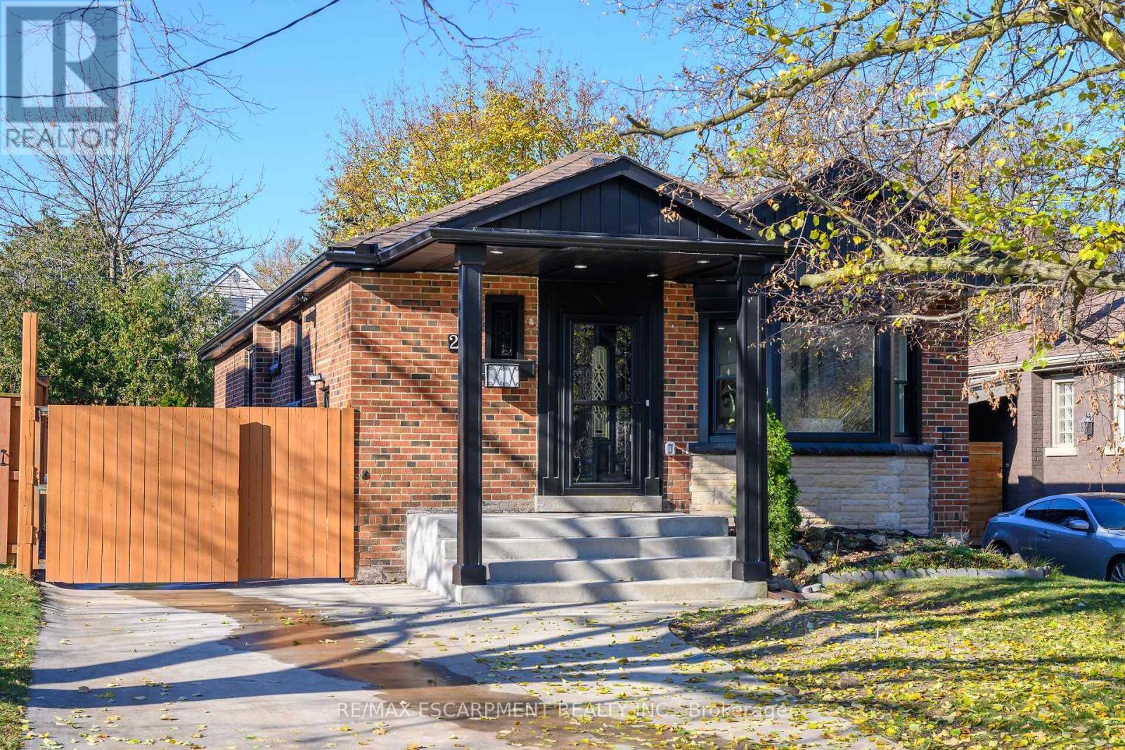 26 Martin Road, Hamilton, ON - Outdoor