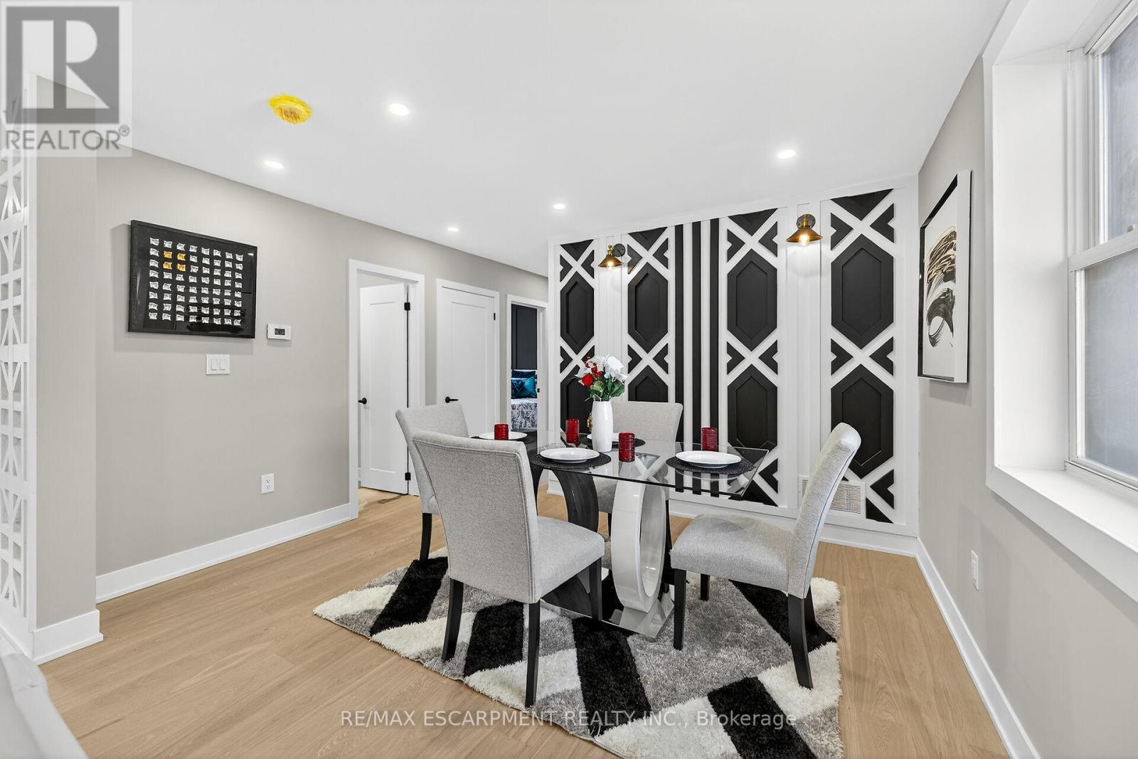 26 Martin Road, Hamilton, ON - Indoor Photo Showing Dining Room