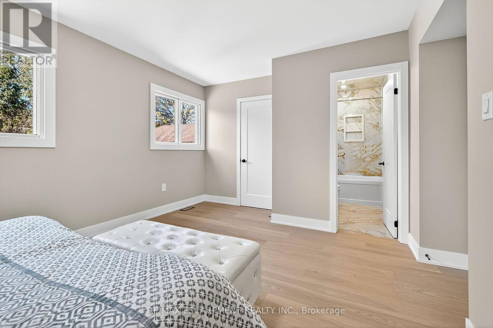 26 Martin Road, Hamilton, ON - Indoor Photo Showing Bedroom