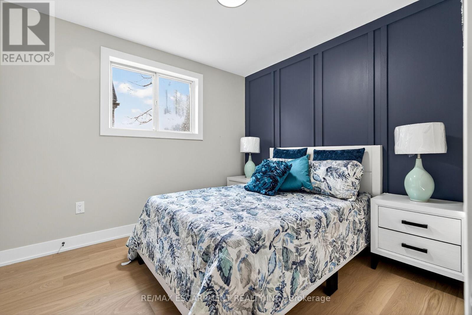 26 Martin Road, Hamilton, ON - Indoor Photo Showing Bedroom
