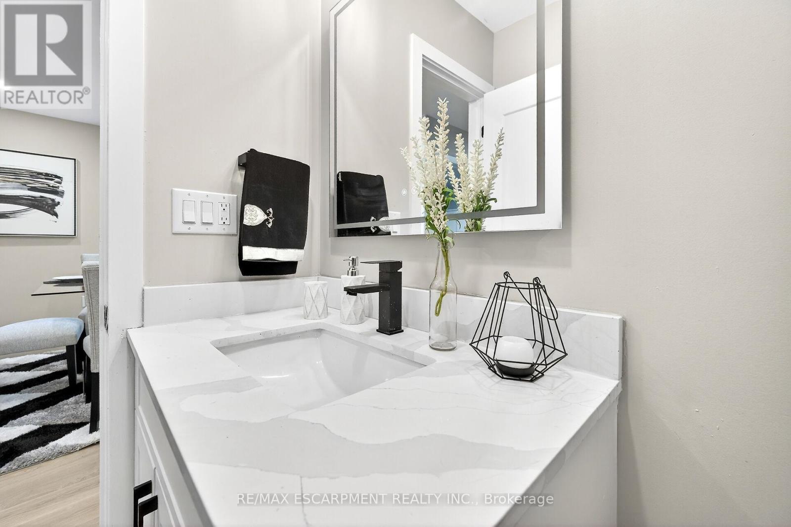 26 Martin Road, Hamilton, ON - Indoor Photo Showing Bathroom