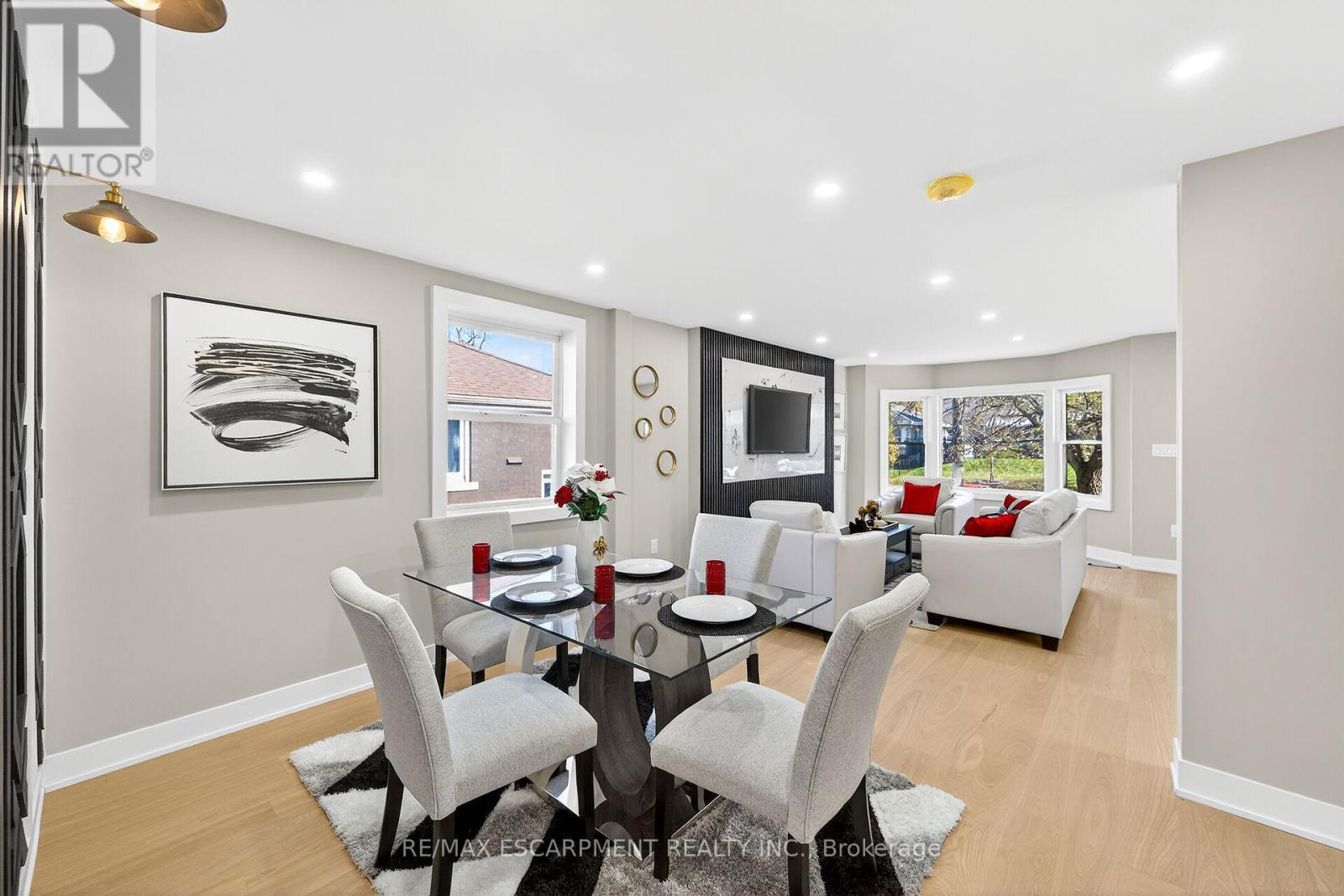 26 Martin Road, Hamilton, ON - Indoor Photo Showing Dining Room