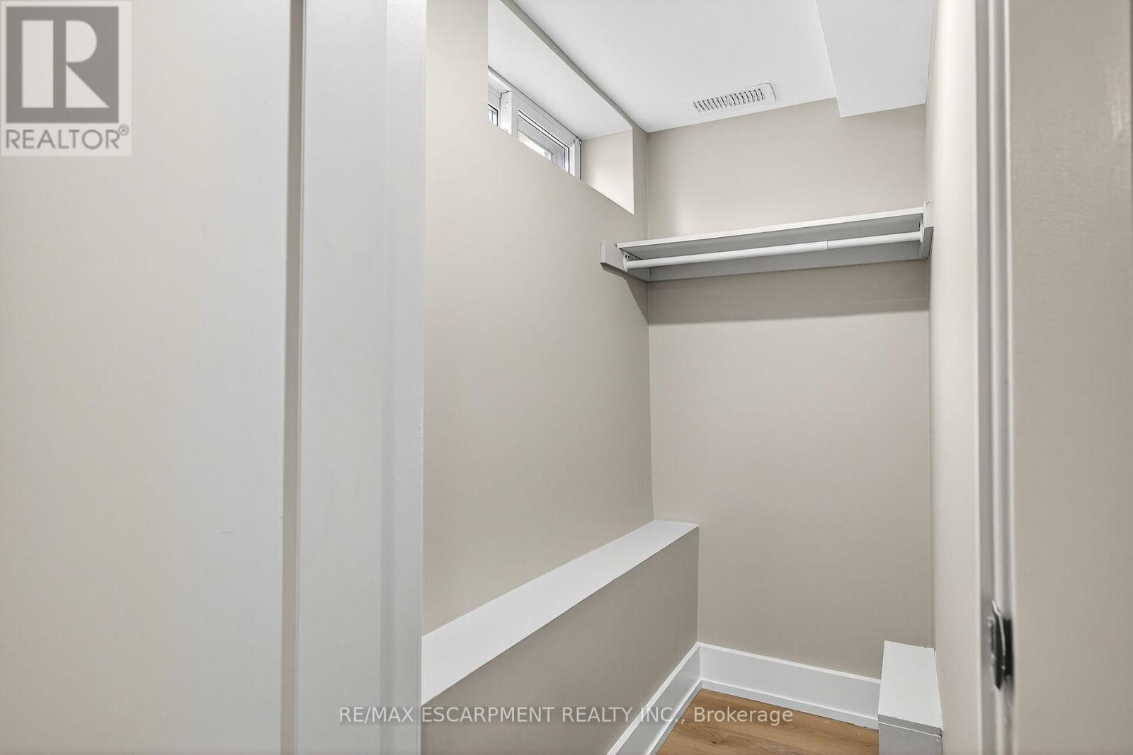 26 Martin Road, Hamilton, ON - Indoor Photo Showing Other Room