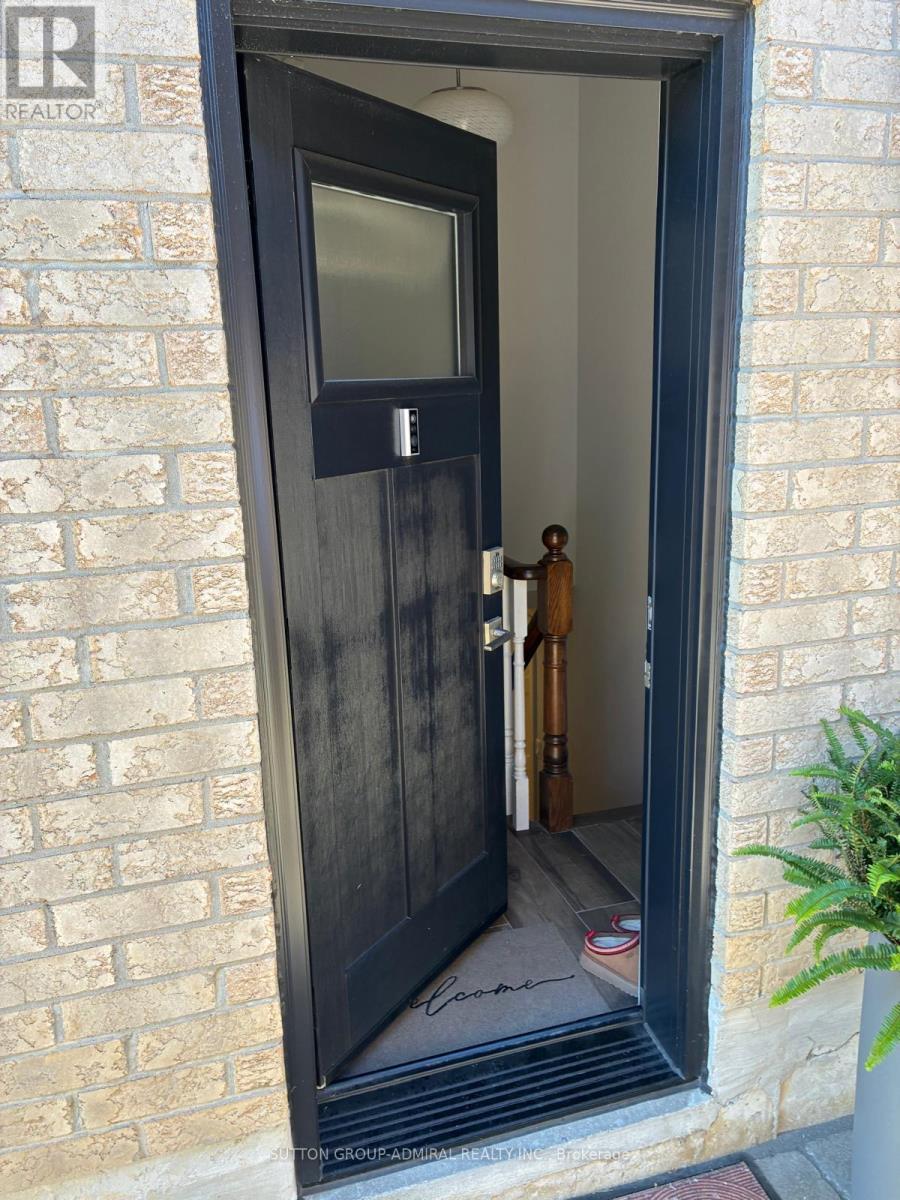 Lower - 32 Glenforest Drive, Vaughan, ON - Outdoor With Exterior